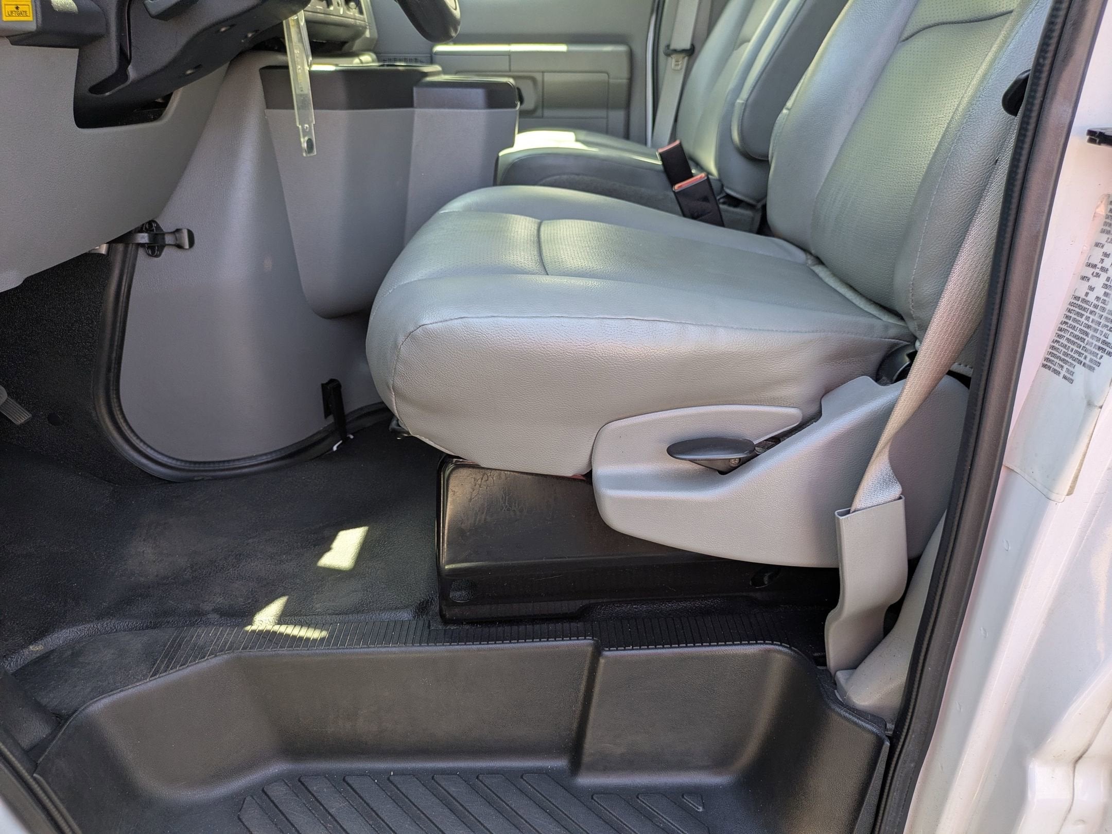 2024 Ford E-Series Cutaway Base