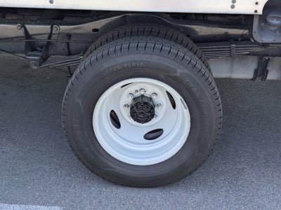 2024 Ford E-Series Cutaway Base