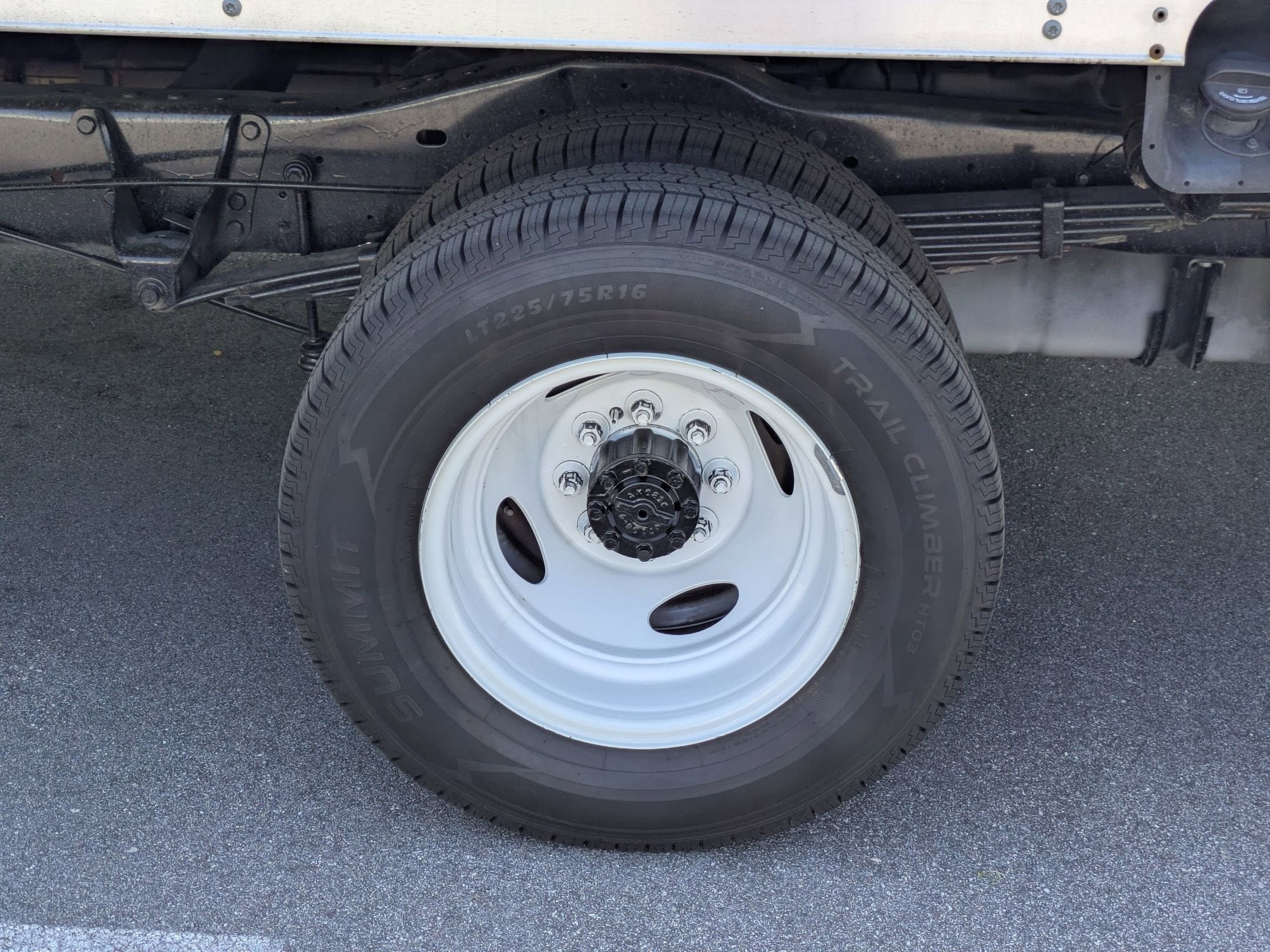 2024 Ford E-Series Cutaway Base