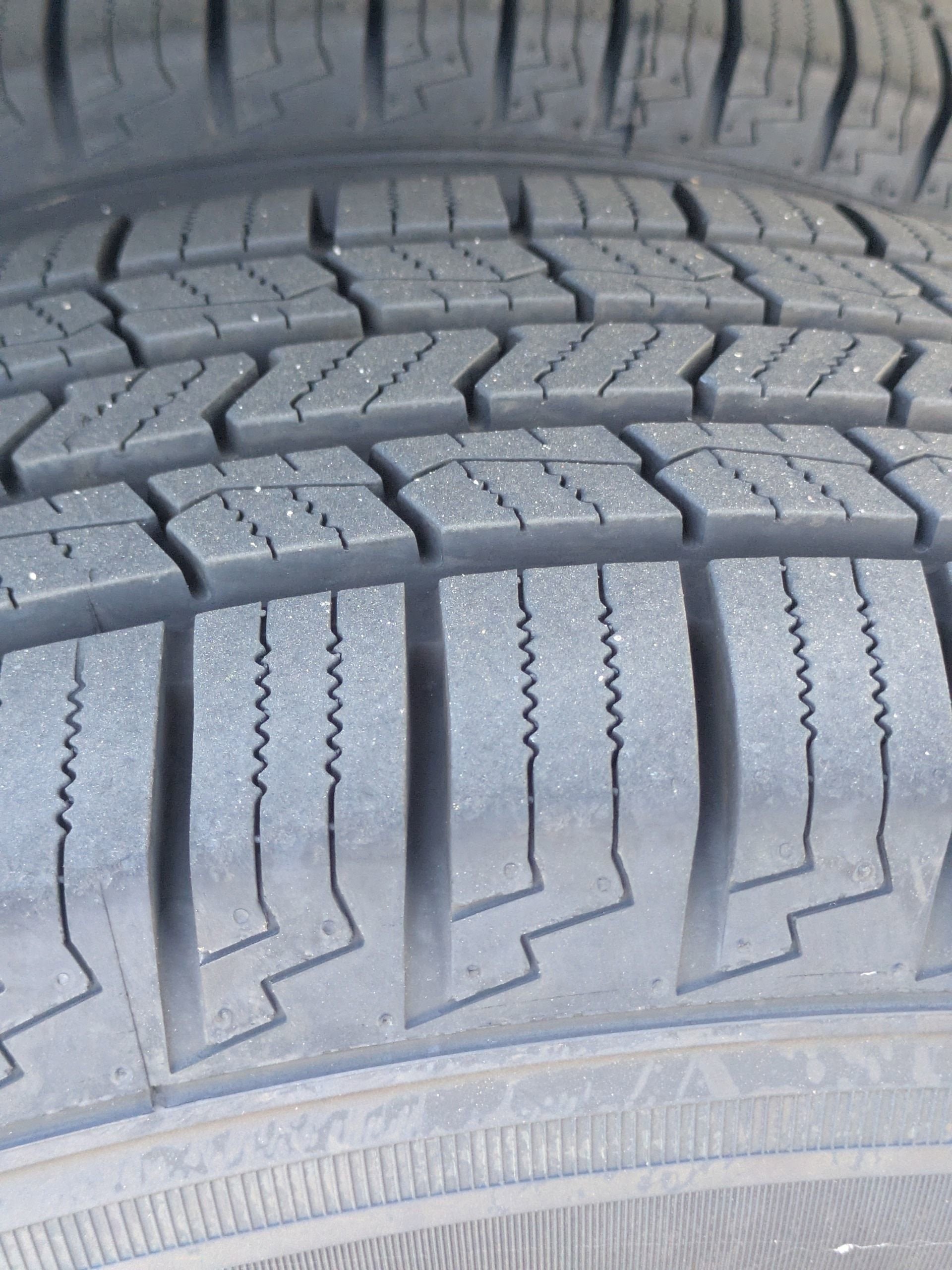 2024 Ford E-Series Cutaway Base