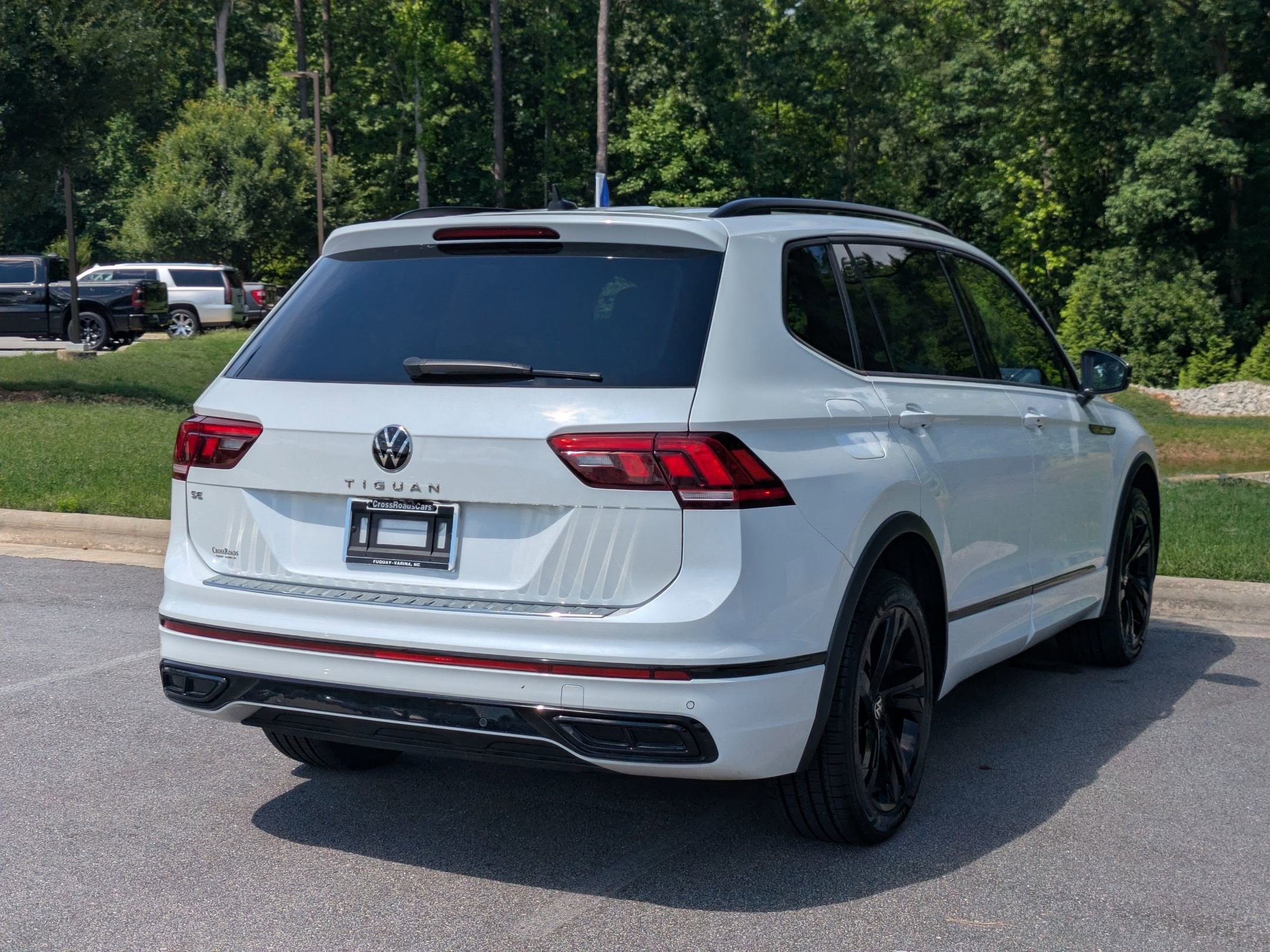 2024 Volkswagen Tiguan SE R-Line Black