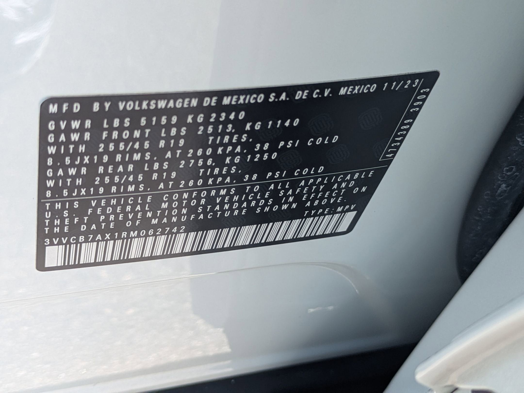 2024 Volkswagen Tiguan SE R-Line Black