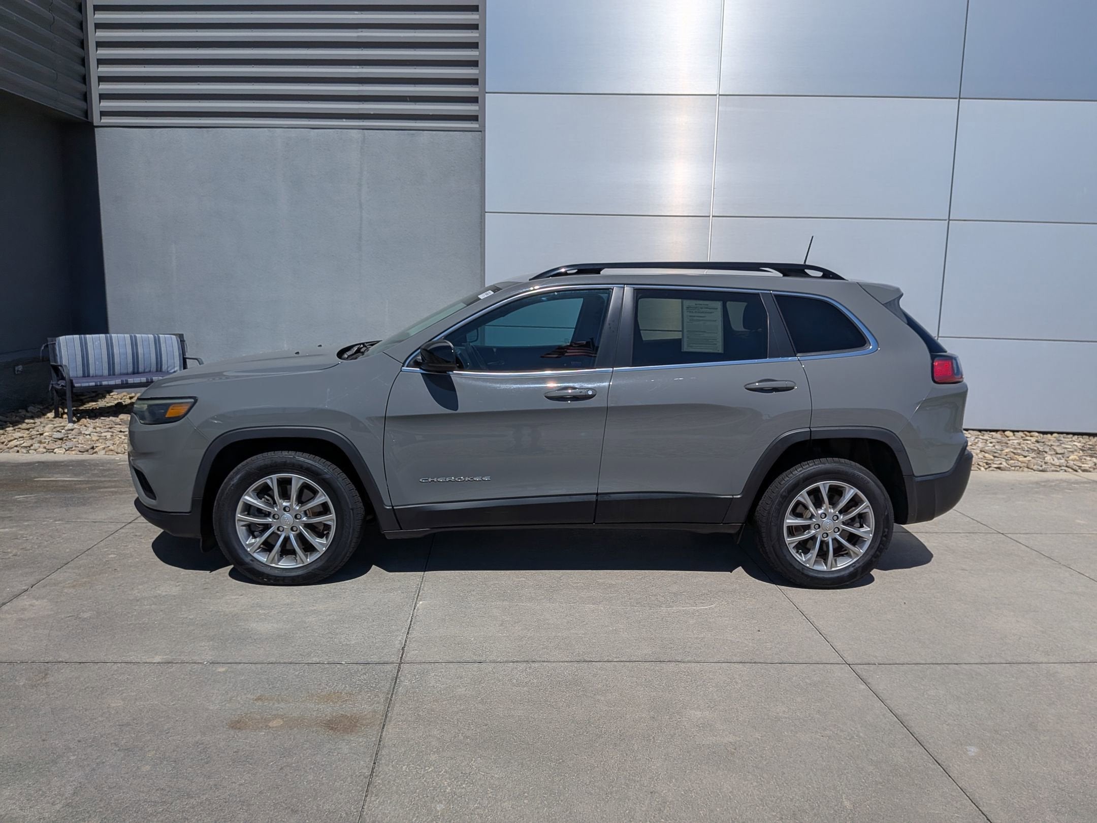 2022 Jeep Cherokee Latitude Lux