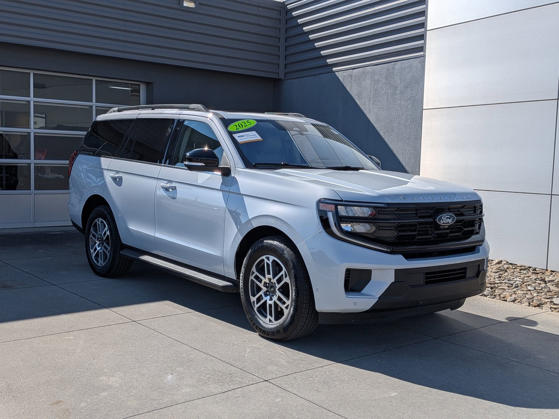 2025 Ford Expedition Active