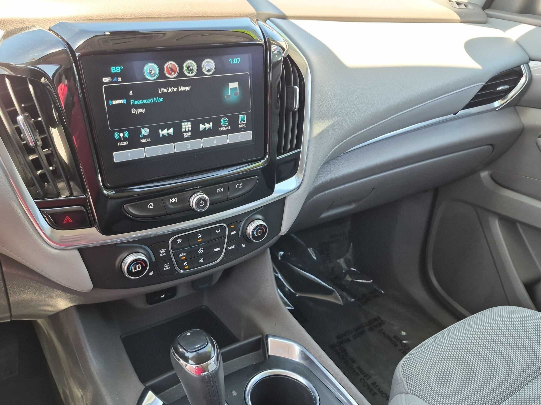 2018 Chevrolet Traverse LT Cloth
