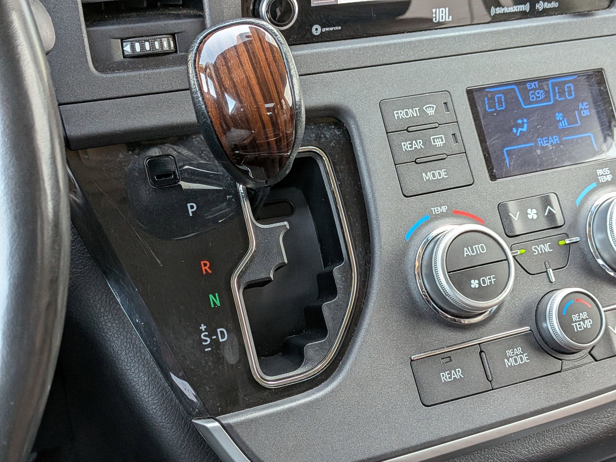 2020 Toyota Sienna Limited Premium