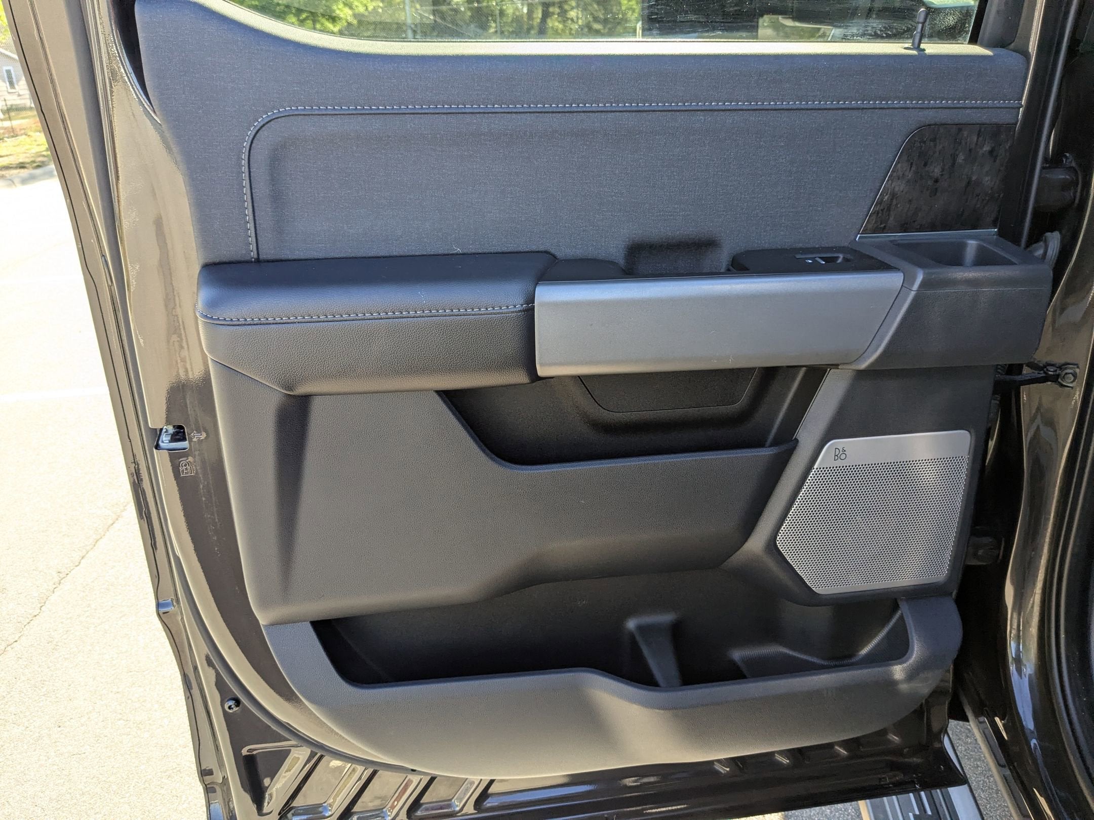 2024 Ford Super Duty F-350 SRW LARIAT