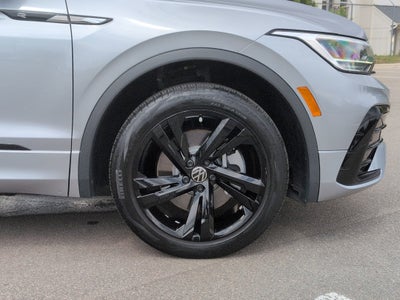 2023 Volkswagen Tiguan SE R-Line Black