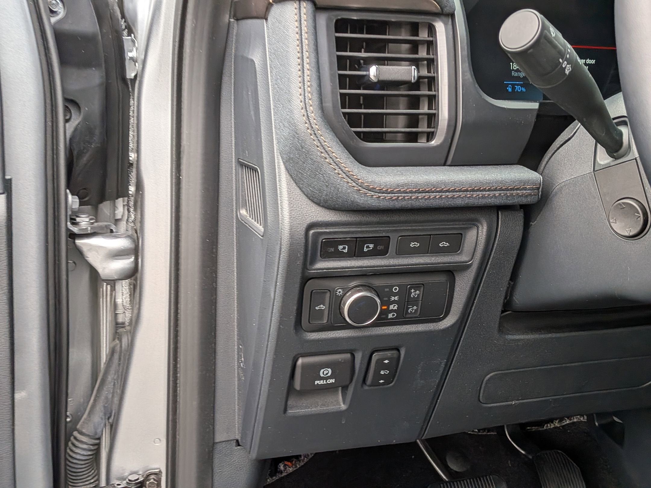 2023 Ford F-150 Lightning LARIAT