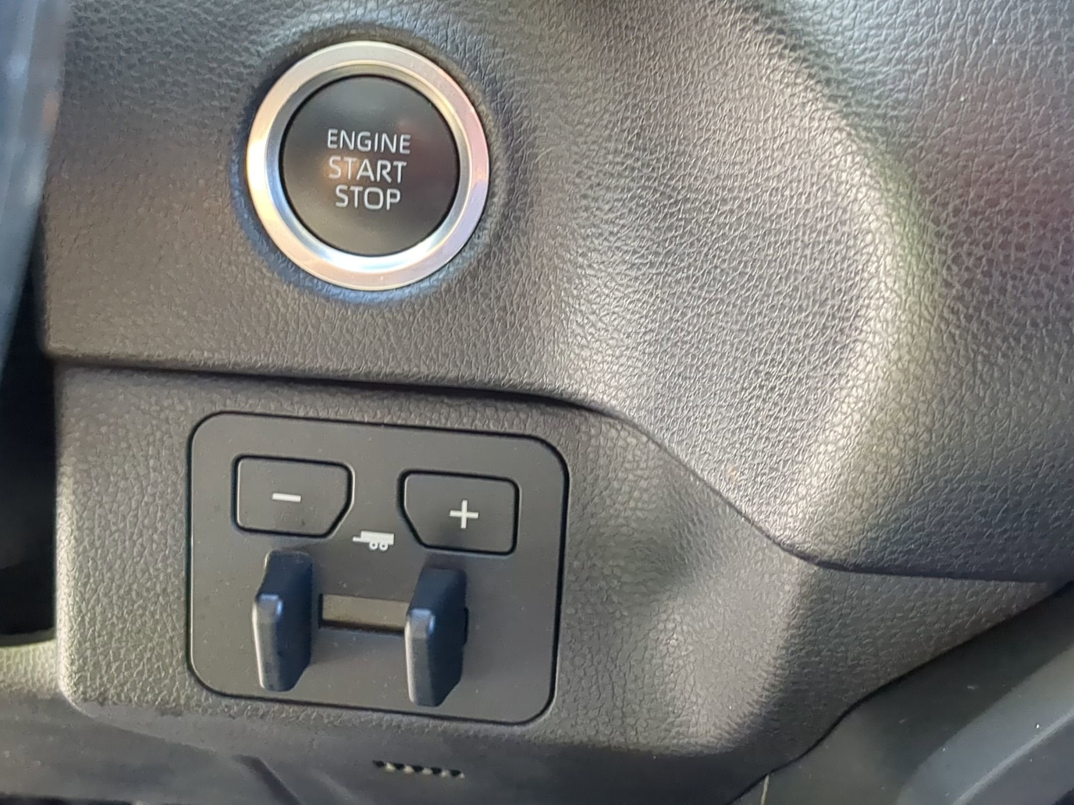2023 Toyota Tundra 4WD SR5