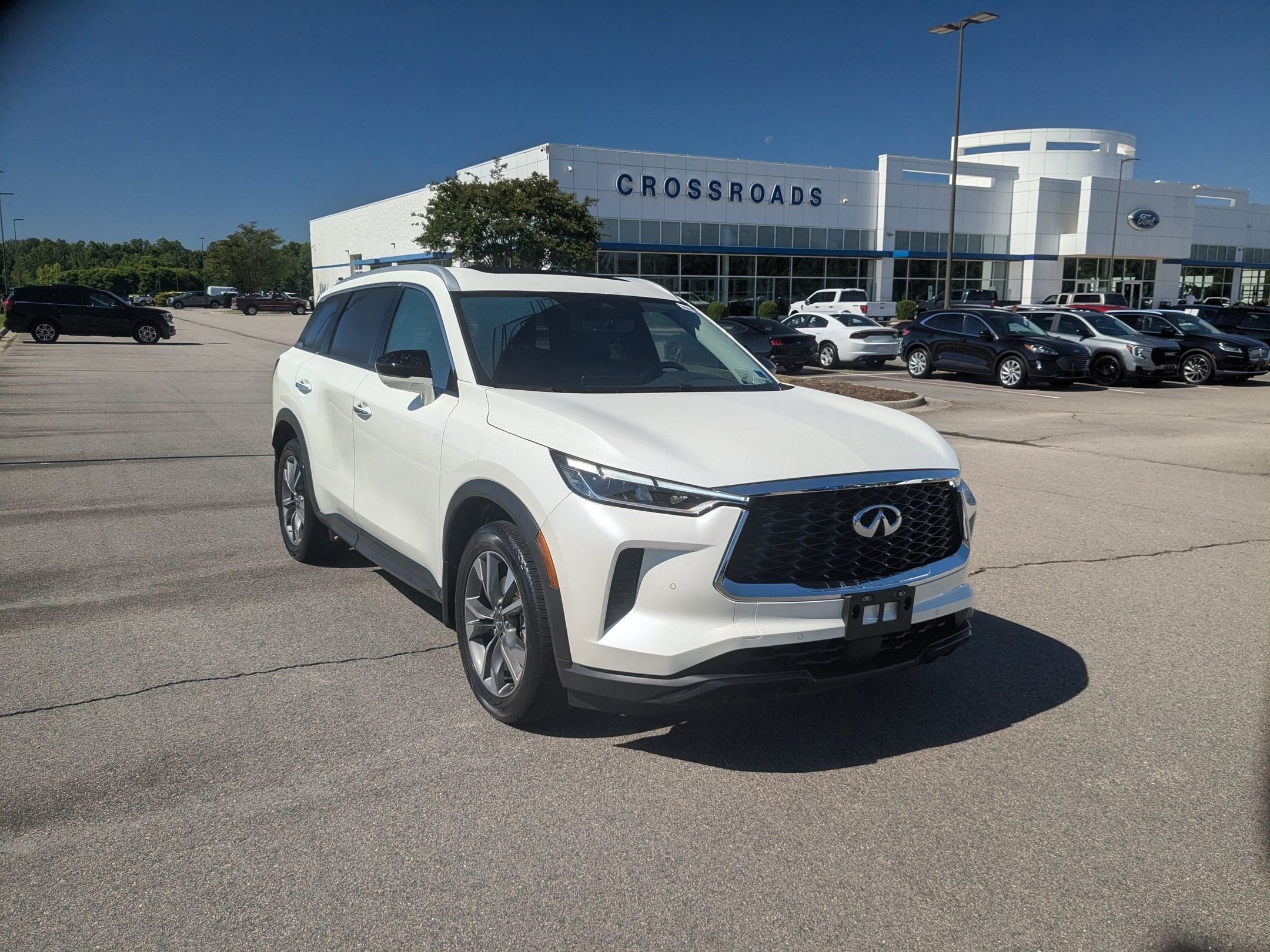 2025 INFINITI QX60 LUXE
