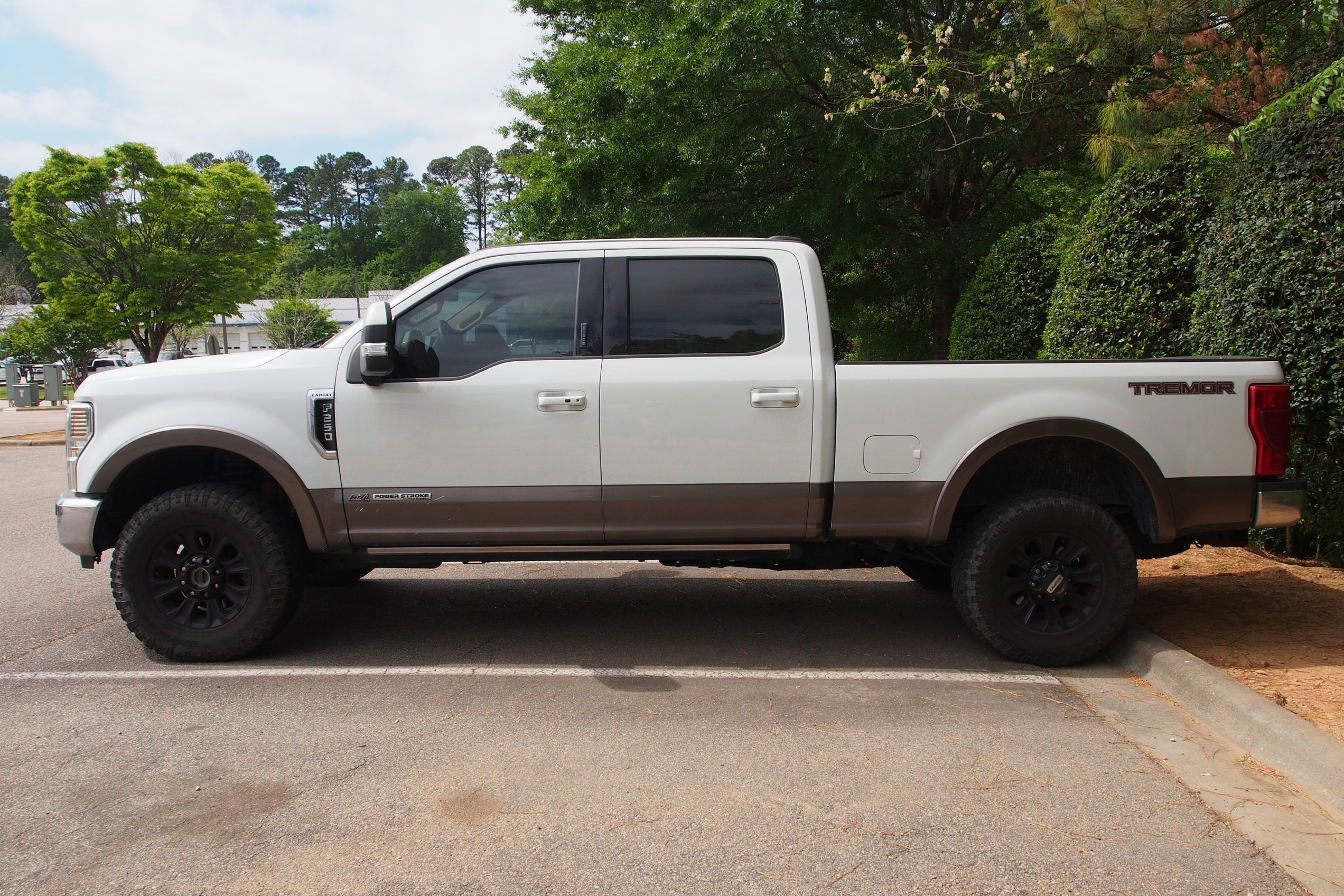 2022 Ford Super Duty F-250 SRW LARIAT