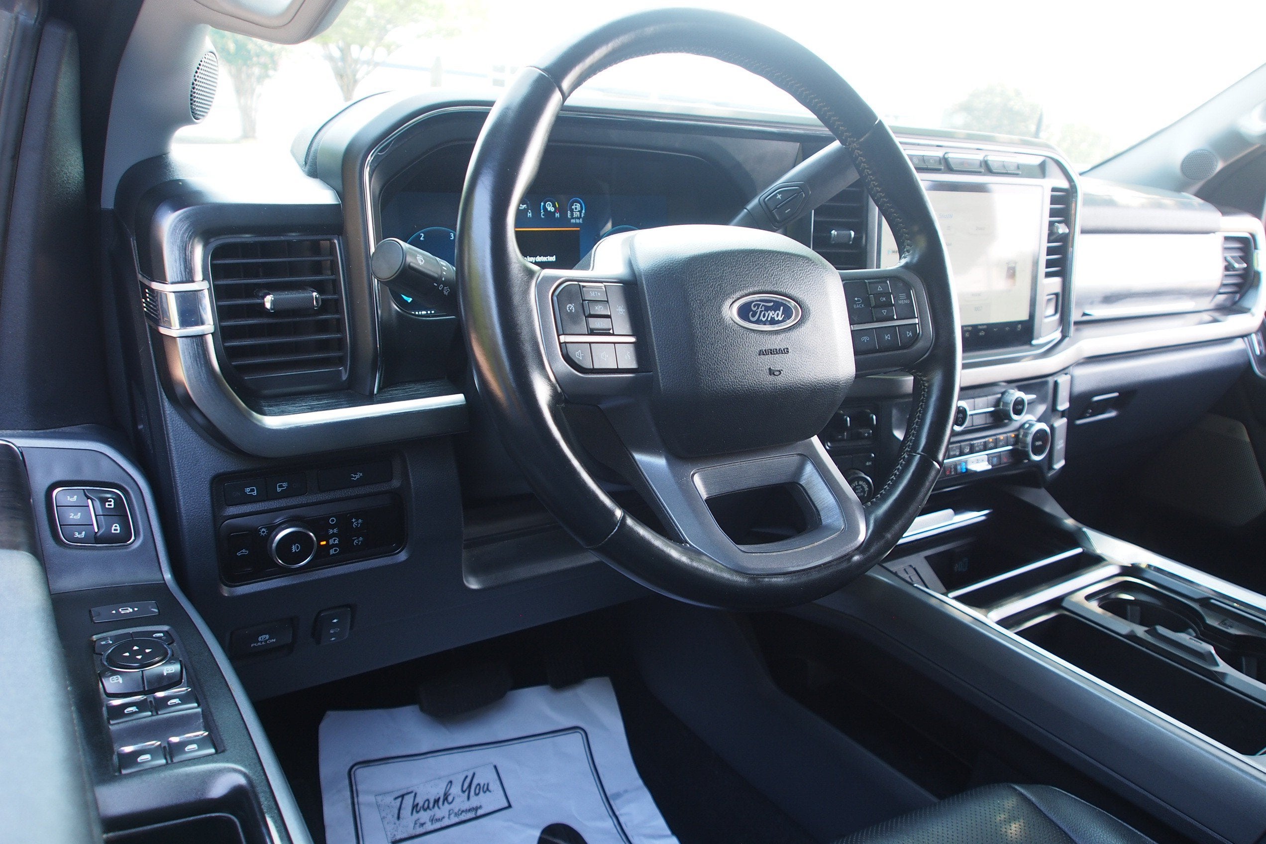 2023 Ford Super Duty F-350 SRW LARIAT