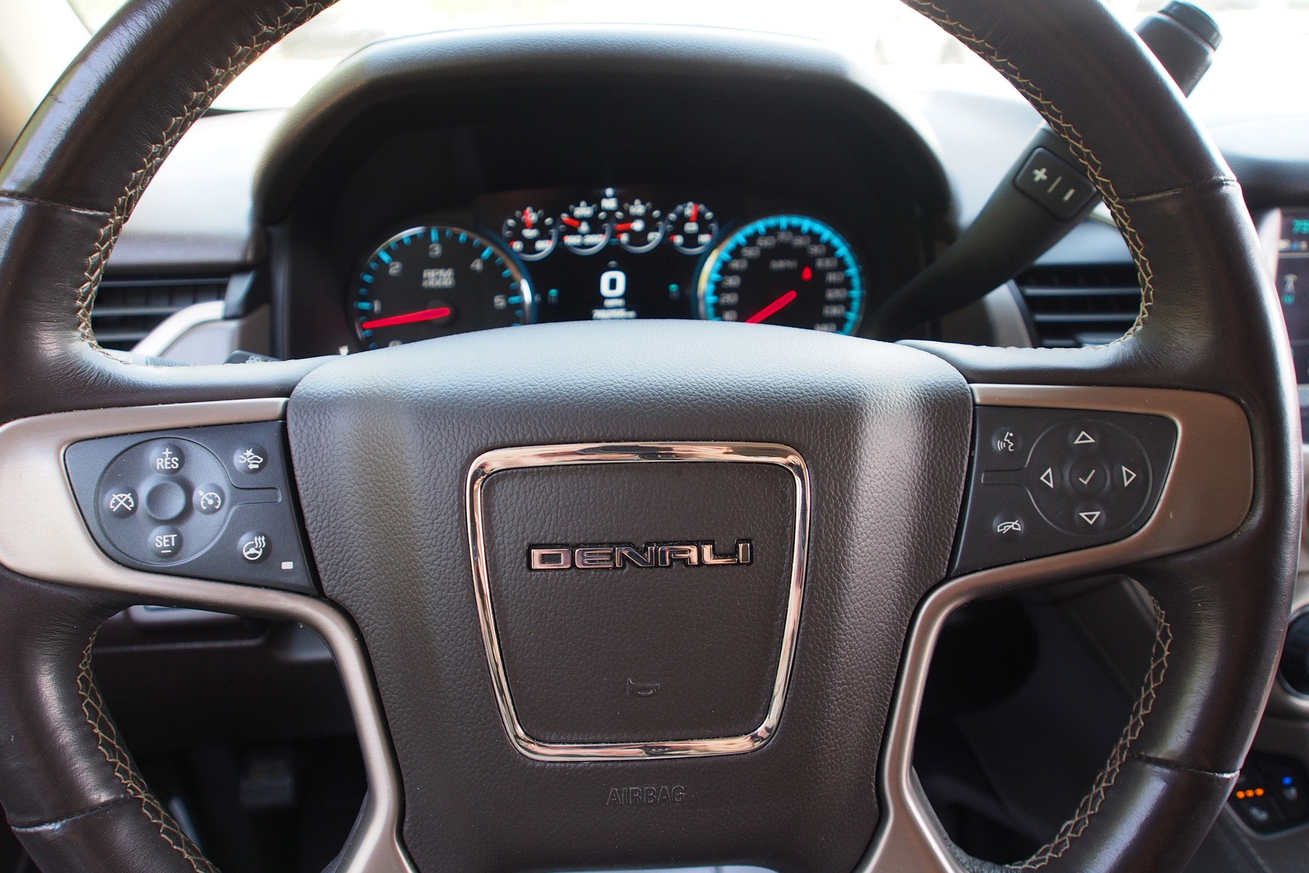 2020 GMC Yukon XL Denali