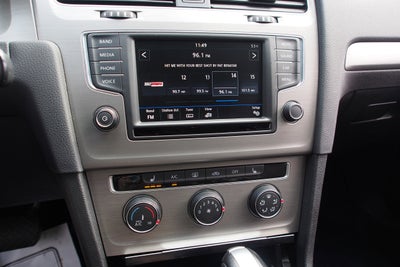 2017 Volkswagen Golf SE