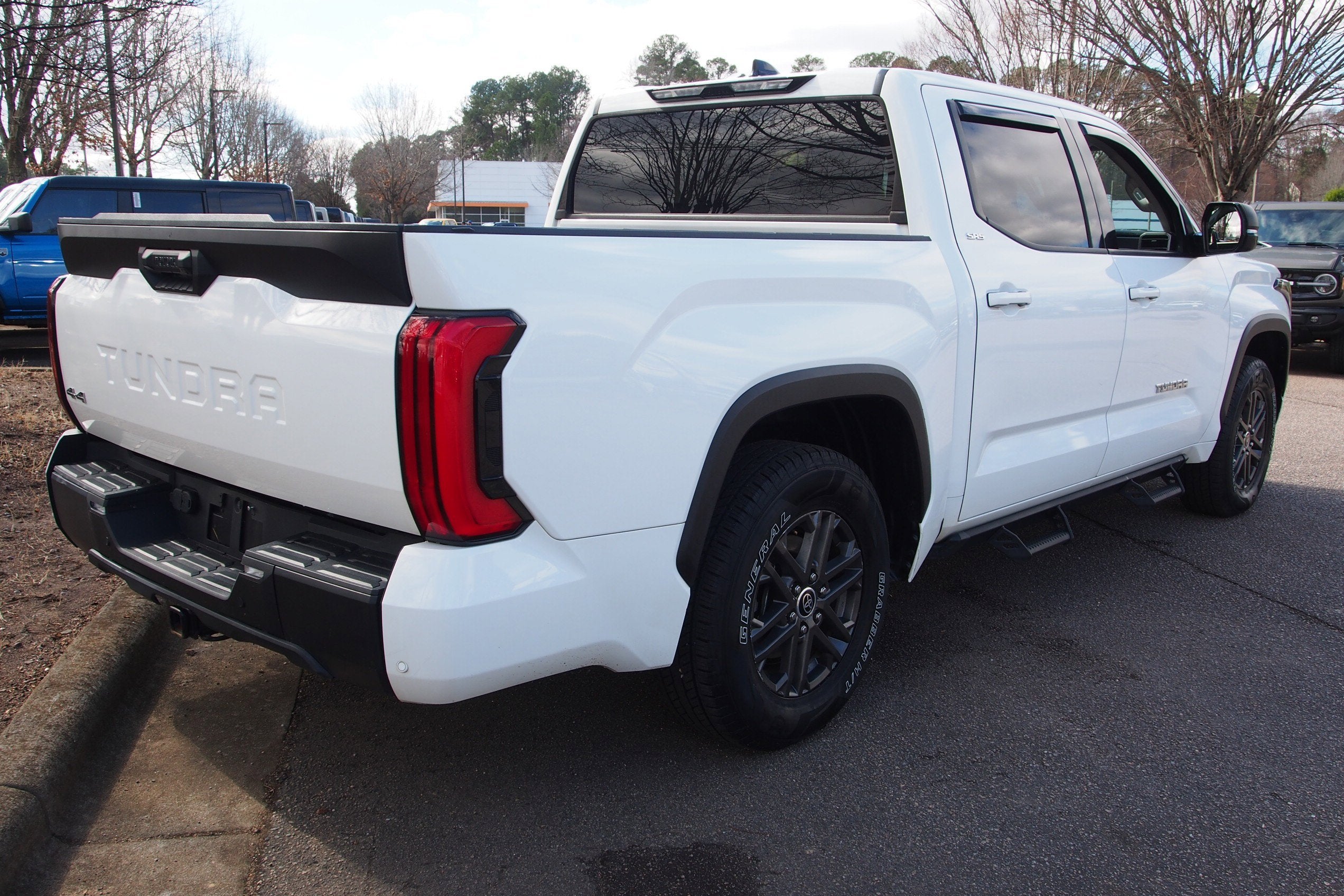2022 Toyota Tundra 4WD SR5
