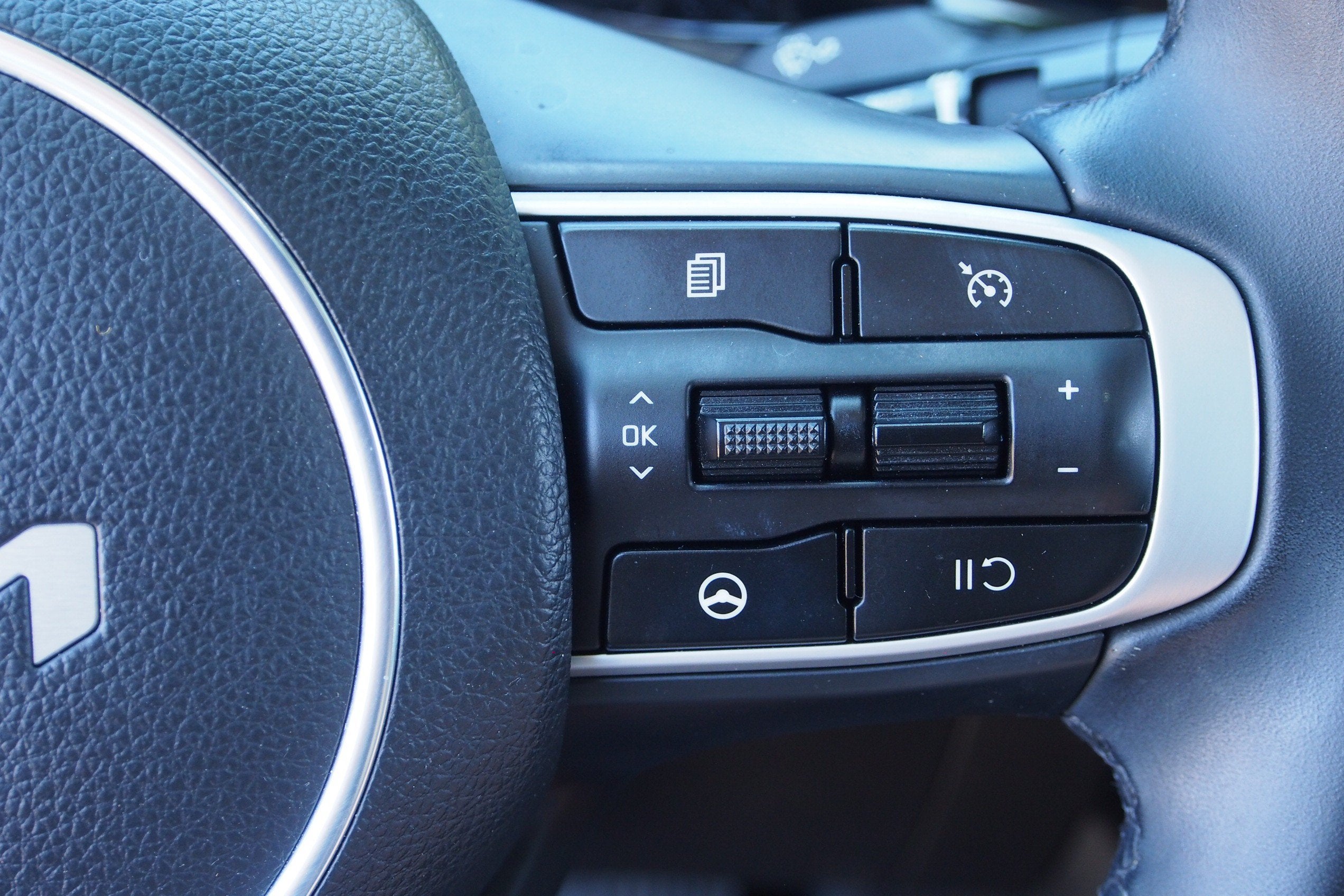 2023 Kia K5 EX