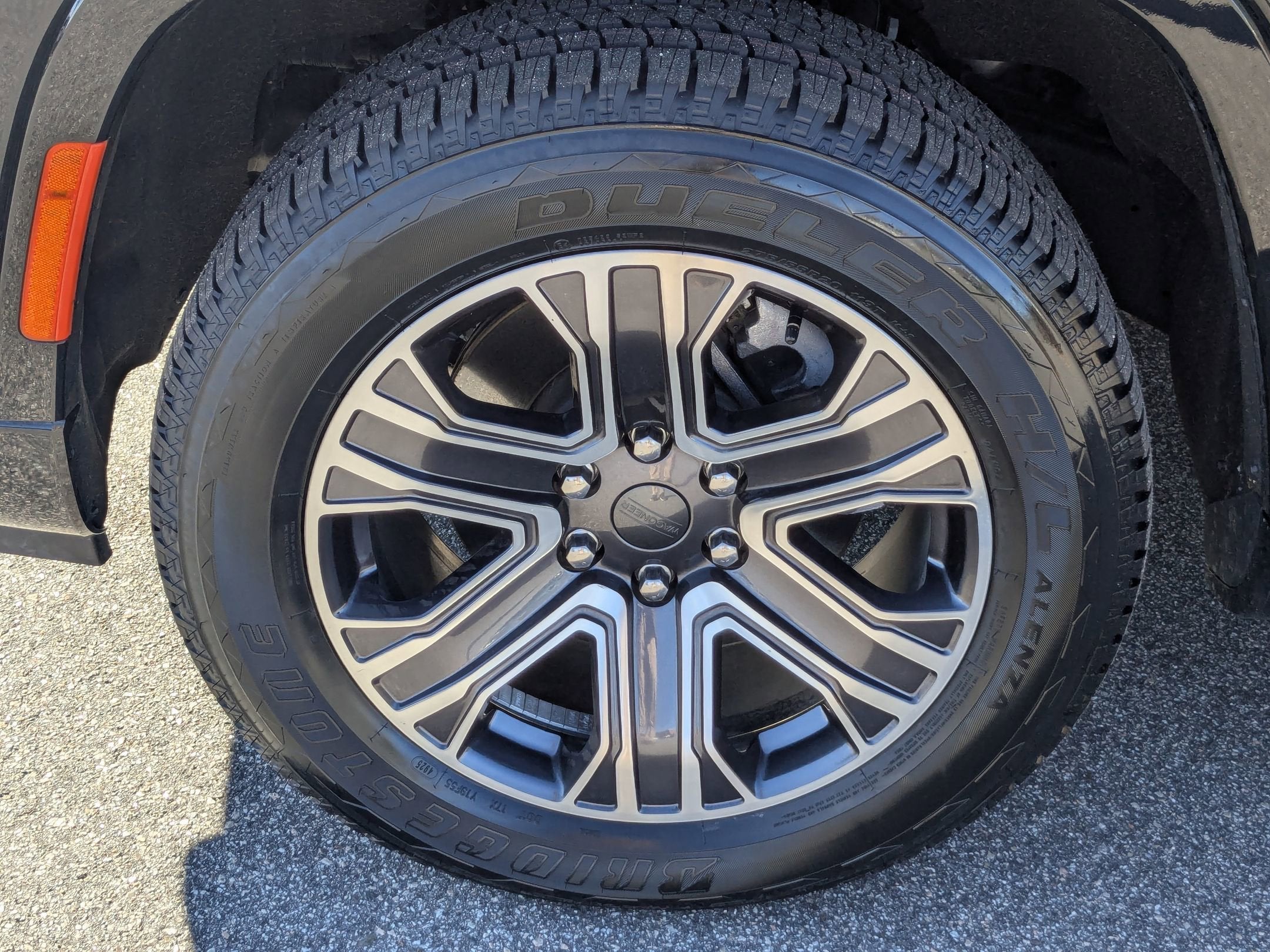 2024 Jeep Wagoneer Base