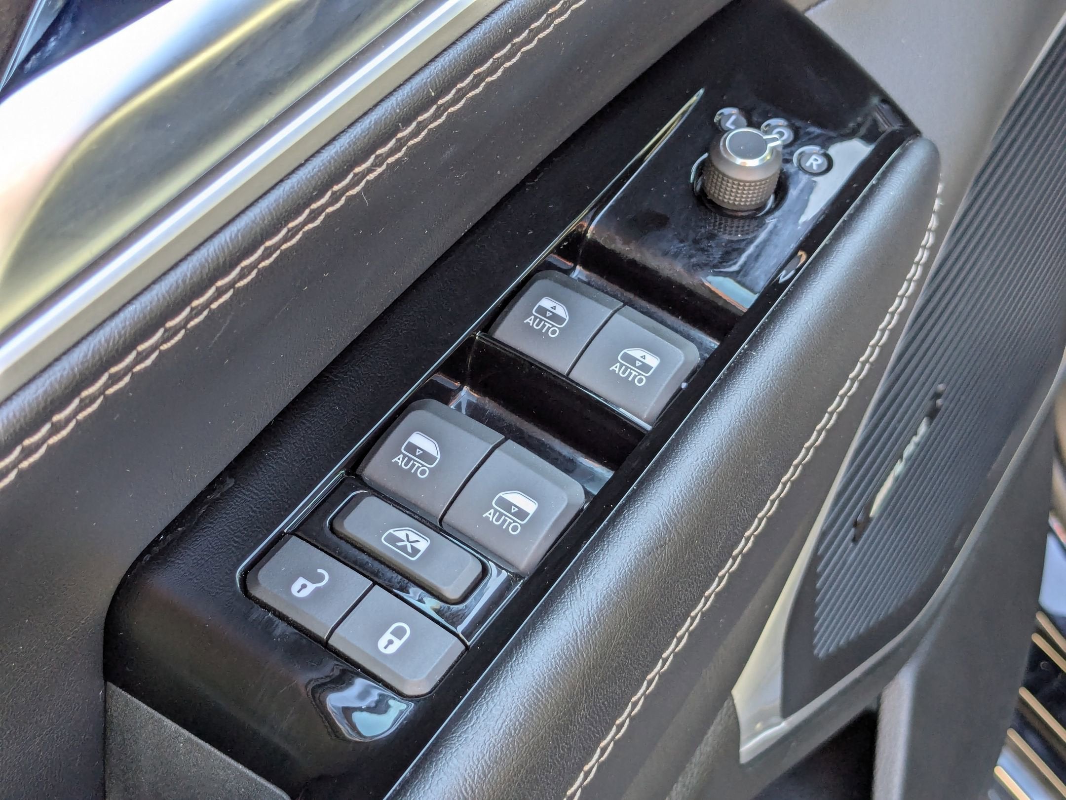 2024 Jeep Wagoneer Base