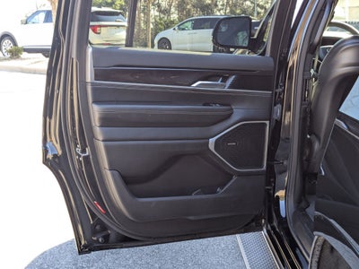 2024 Jeep Wagoneer Base