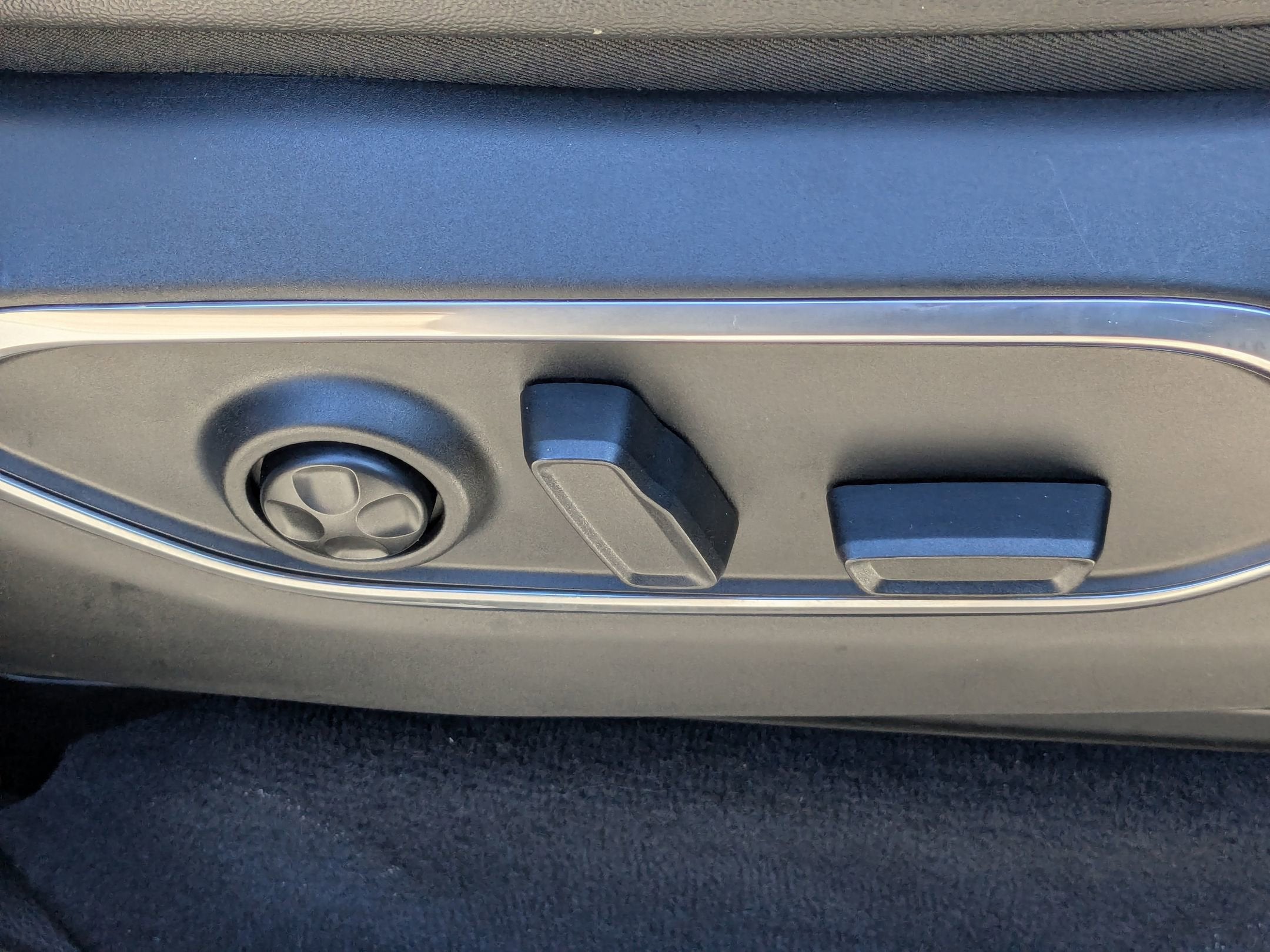 2024 Jeep Wagoneer Base