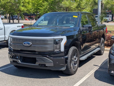 2022 Ford F-150 Lightning Base