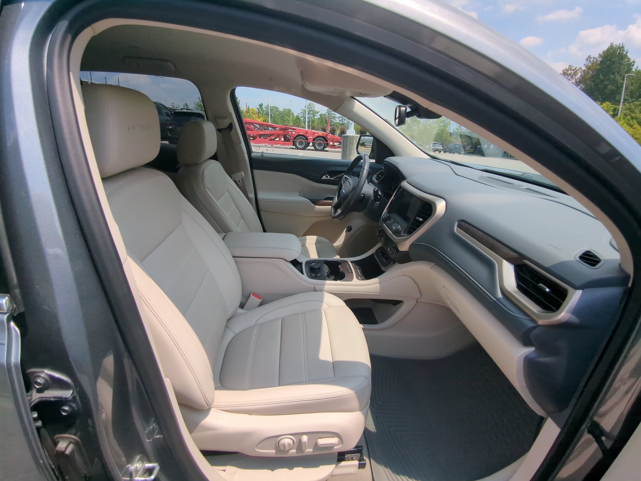 2022 GMC Acadia Denali