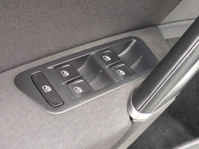 2016 Volkswagen Golf TSI S
