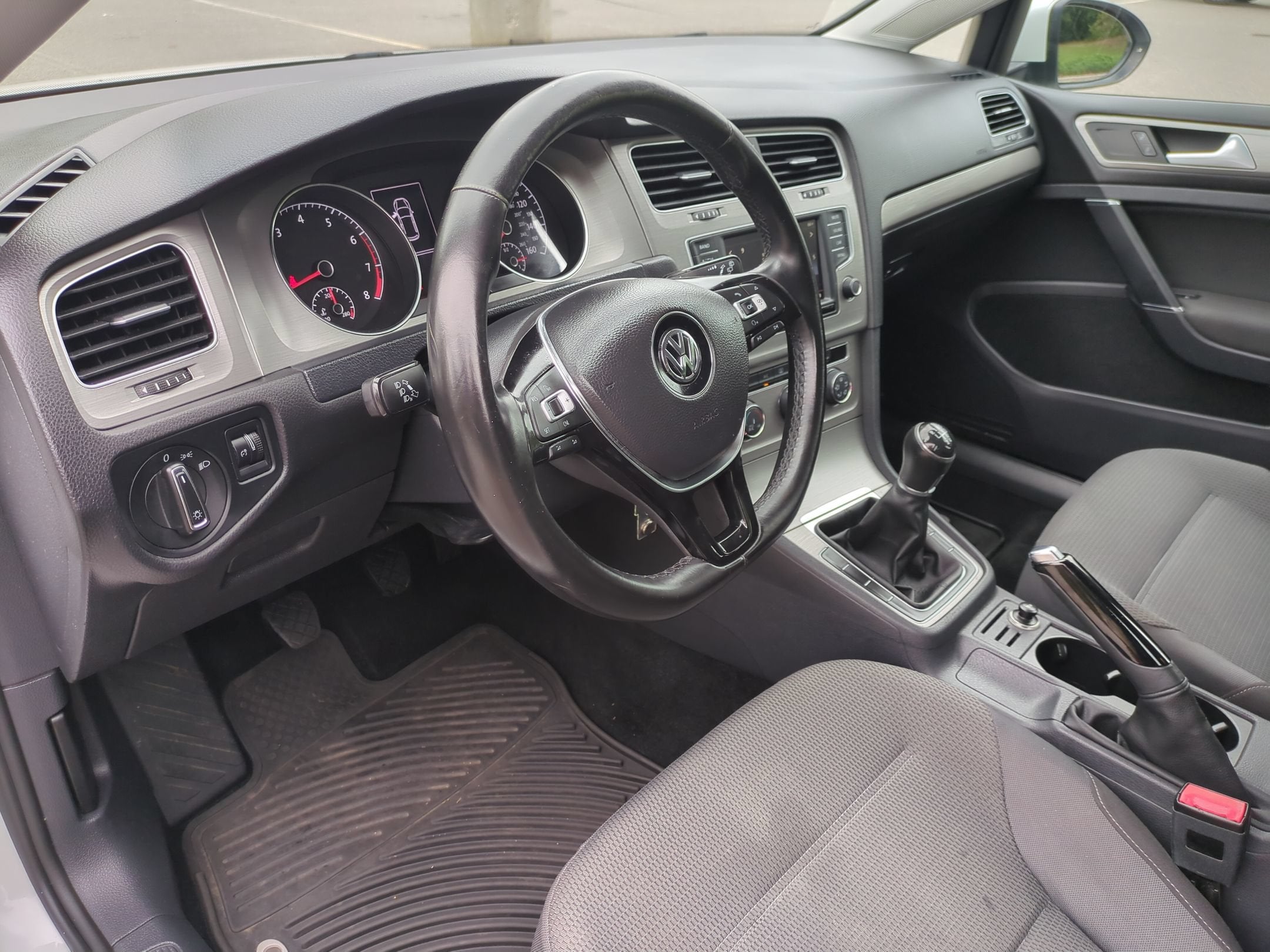2016 Volkswagen Golf TSI S