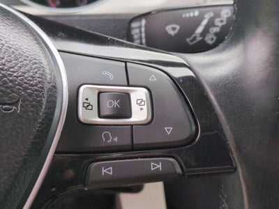 2016 Volkswagen Golf TSI S
