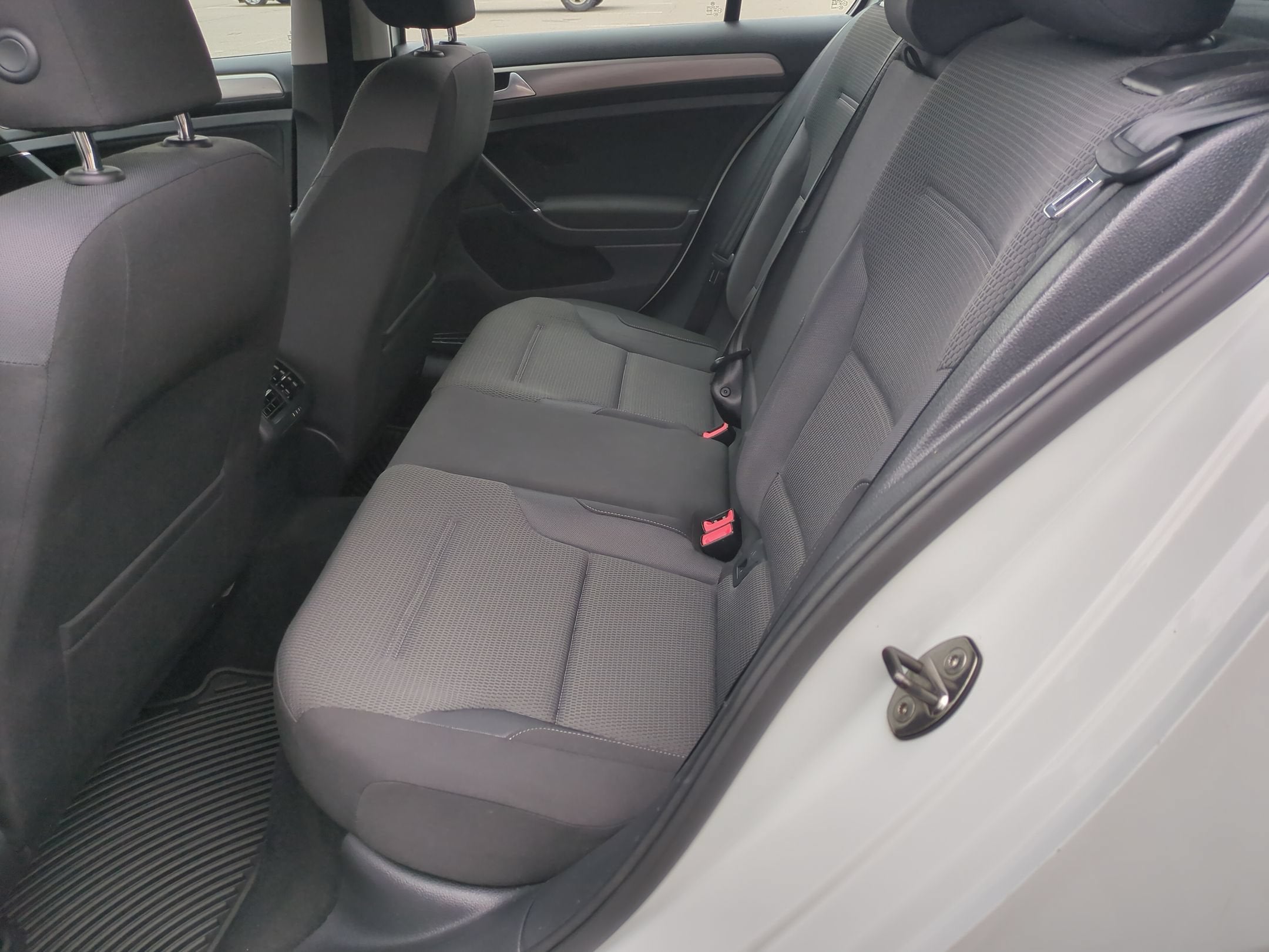 2016 Volkswagen Golf TSI S