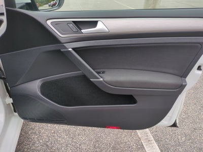 2016 Volkswagen Golf TSI S