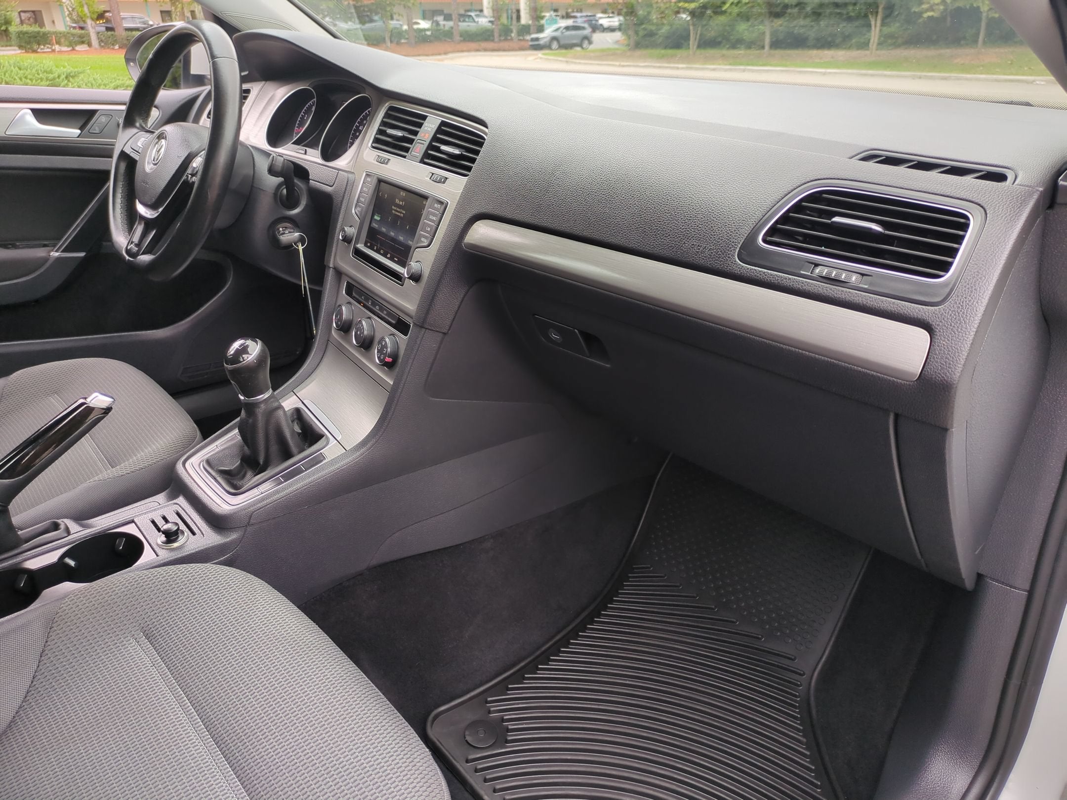 2016 Volkswagen Golf TSI S