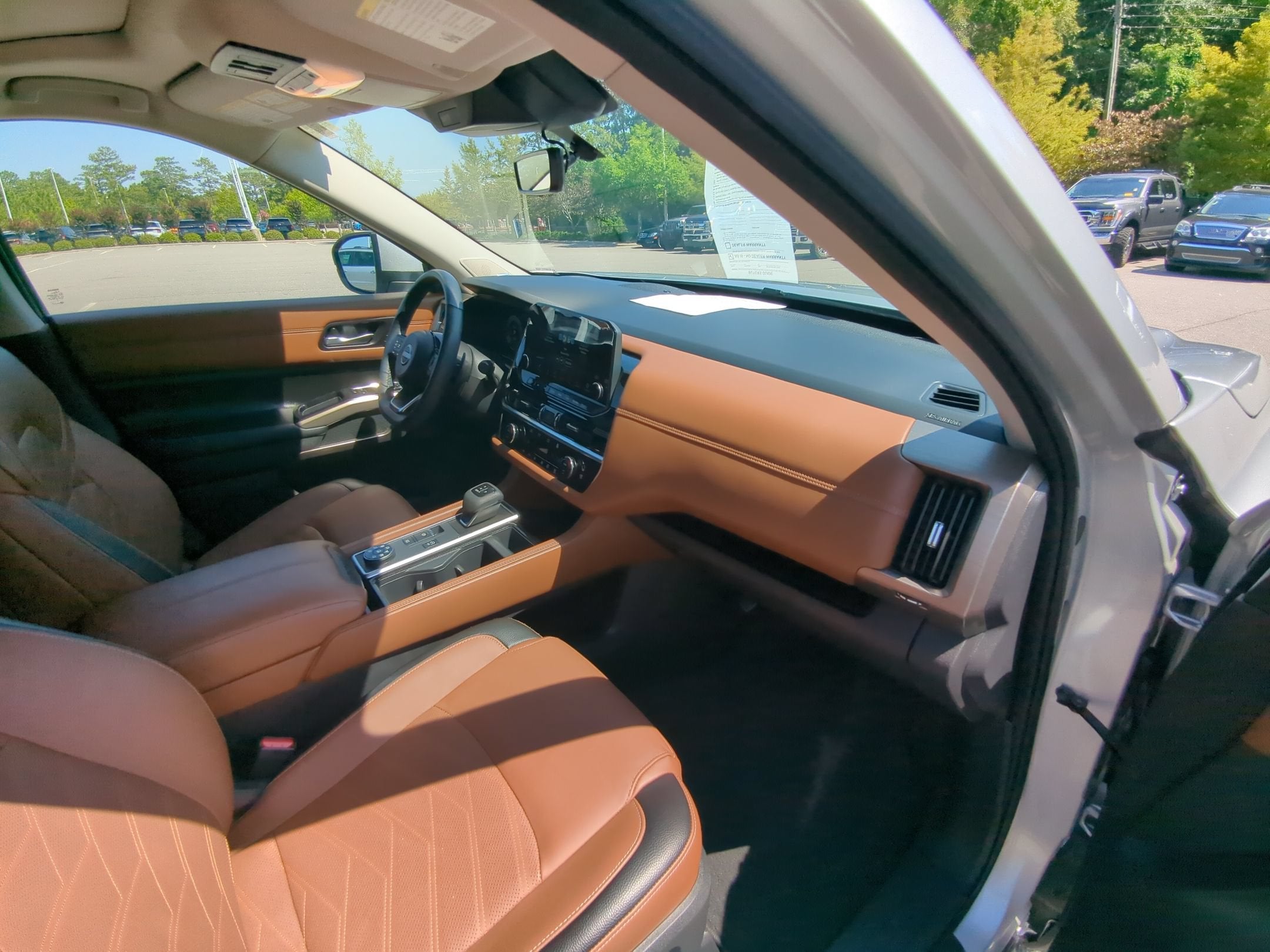 2024 Nissan Pathfinder Platinum