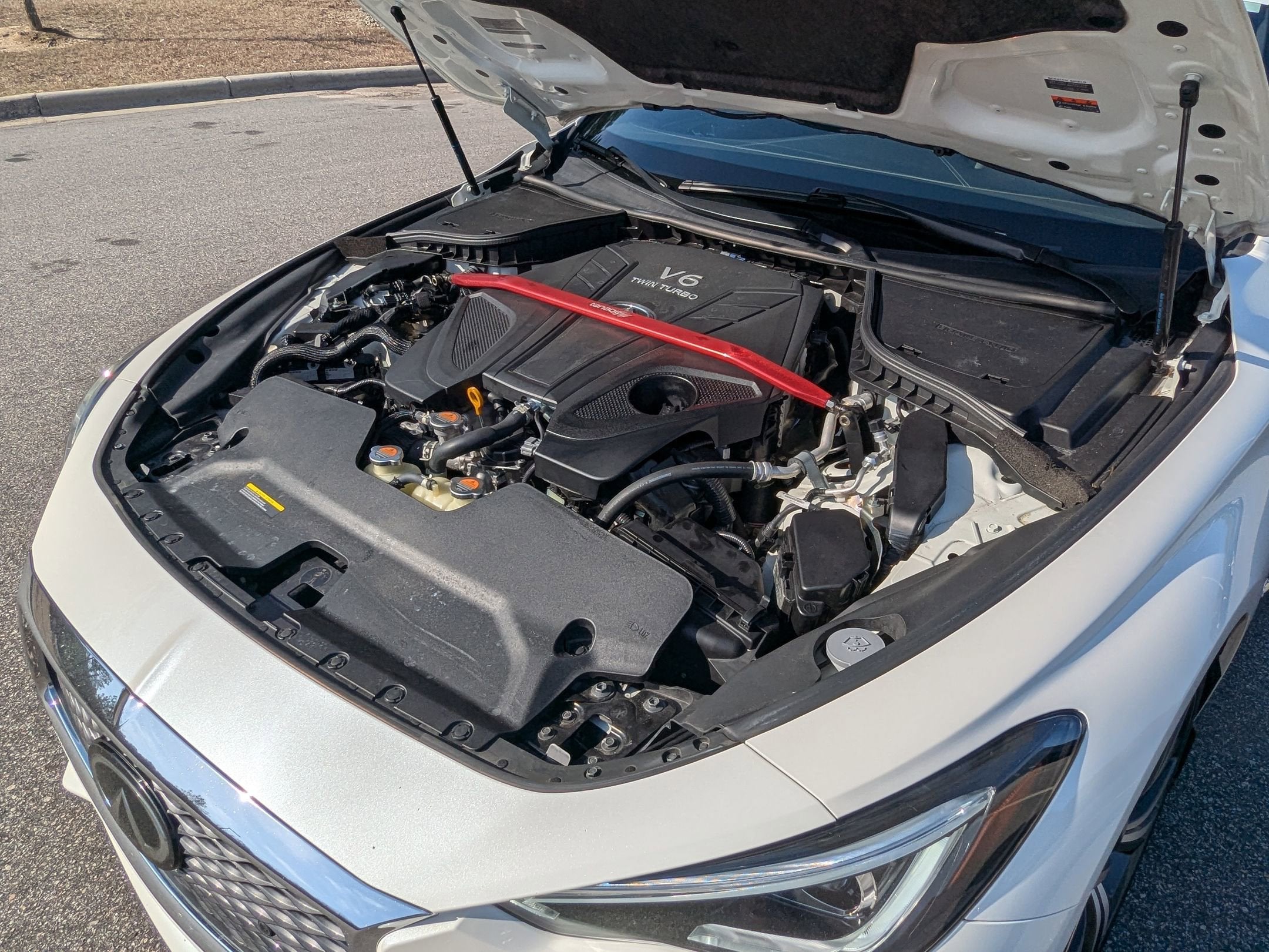 2022 INFINITI Q60 LUXE