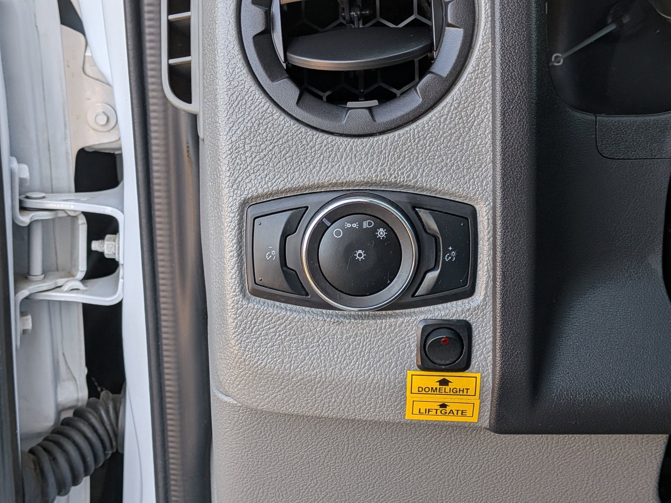 2024 Ford E-Series Cutaway Base