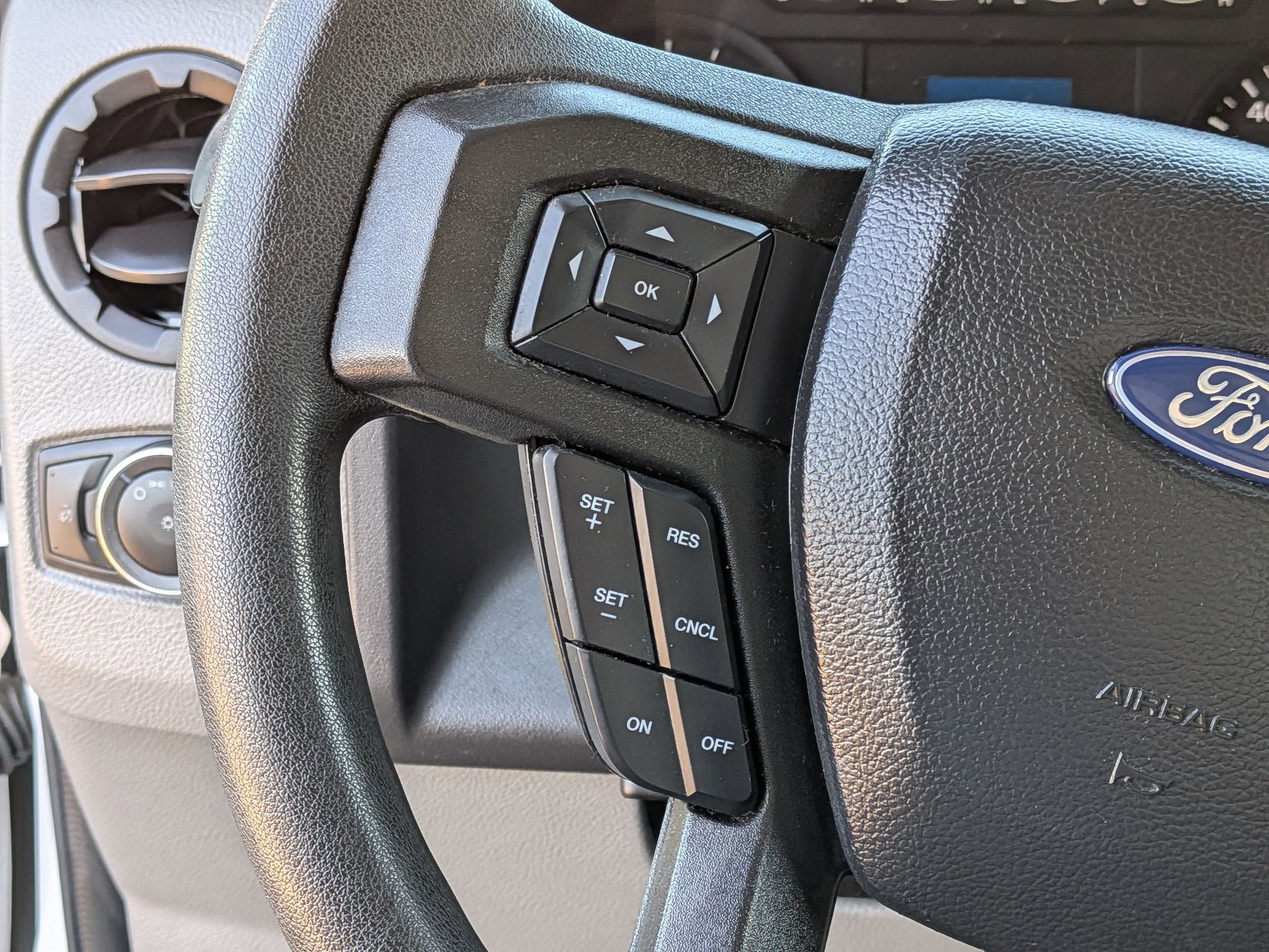 2024 Ford E-Series Cutaway Base