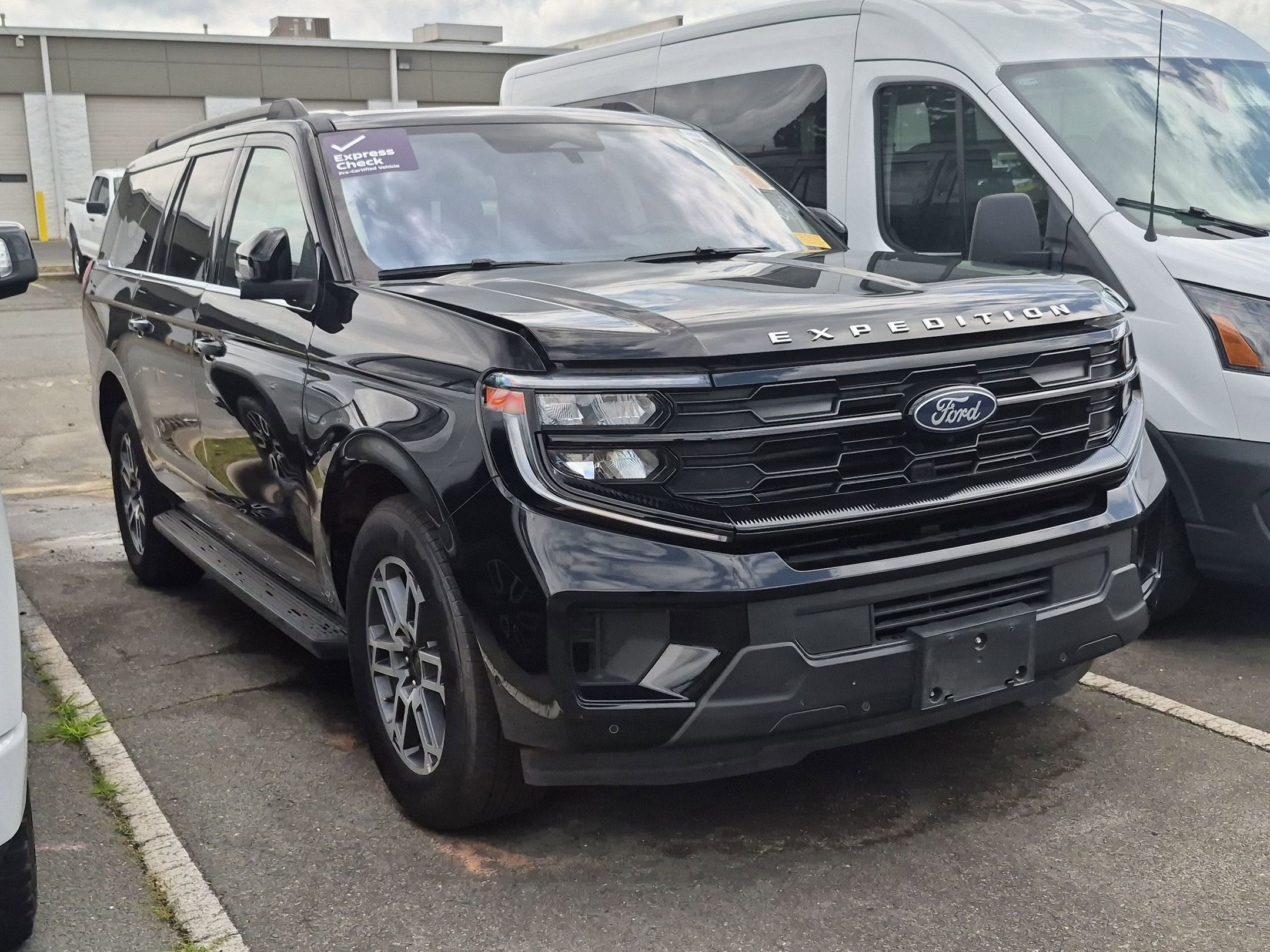 2025 Ford Expedition Max Active