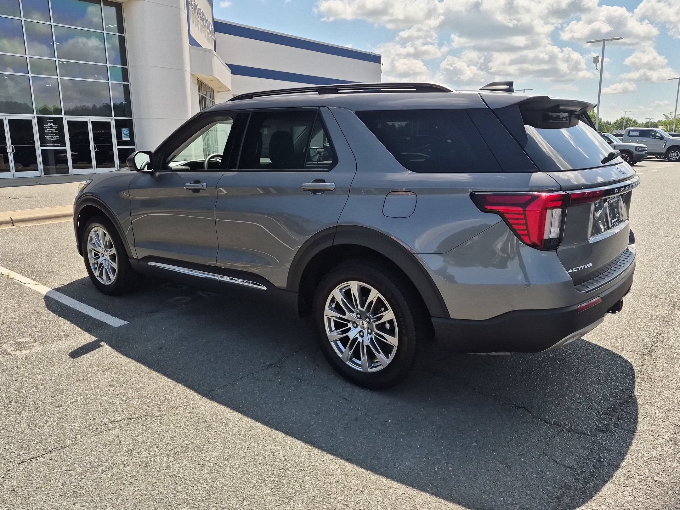 2025 Ford Explorer Active