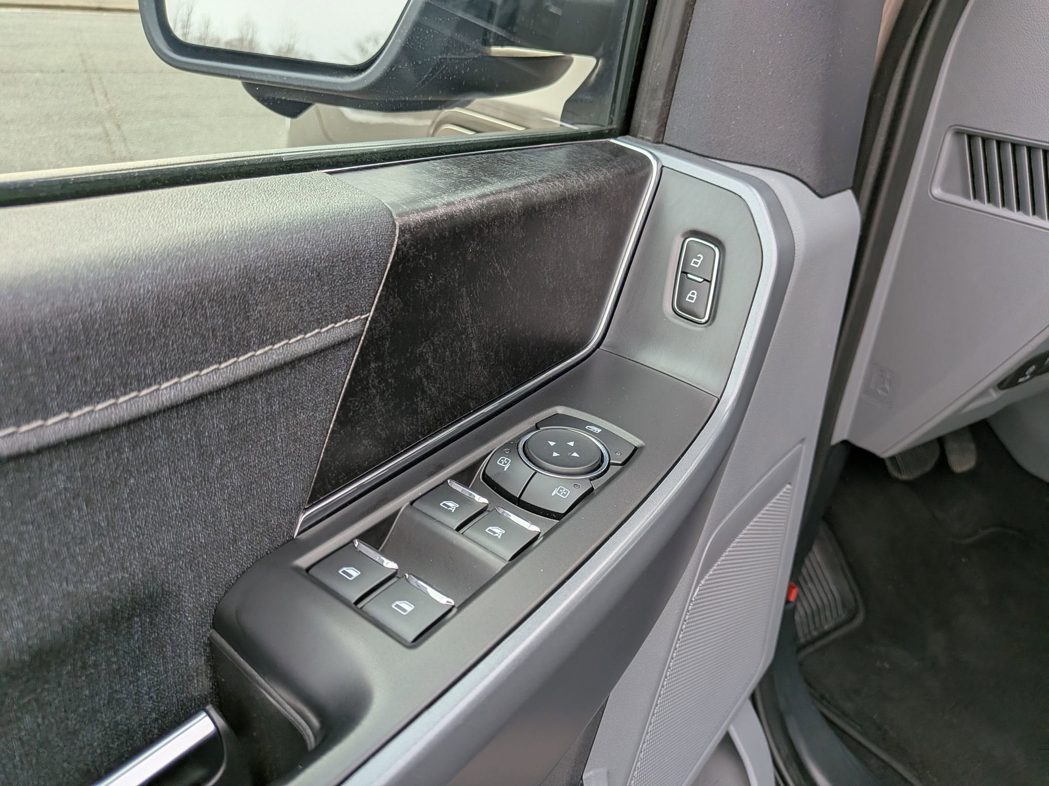 2023 Ford F-150 Lightning XLT