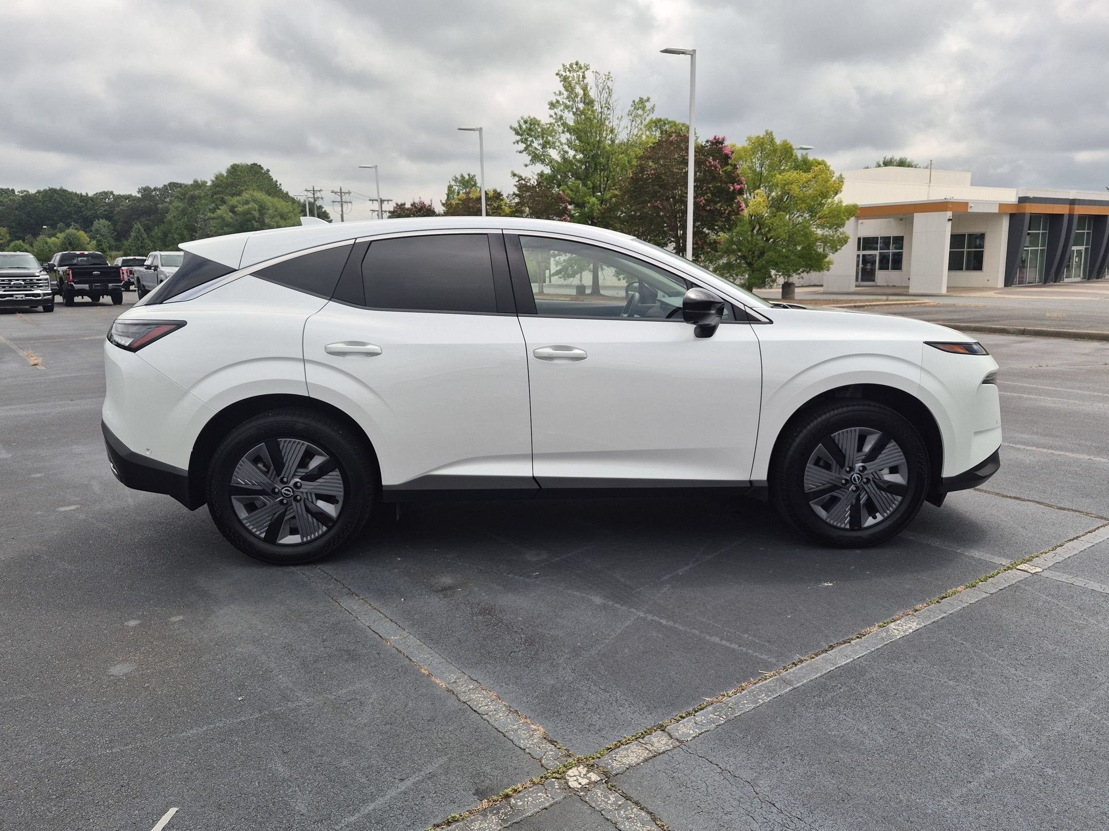 2025 Nissan Murano SL