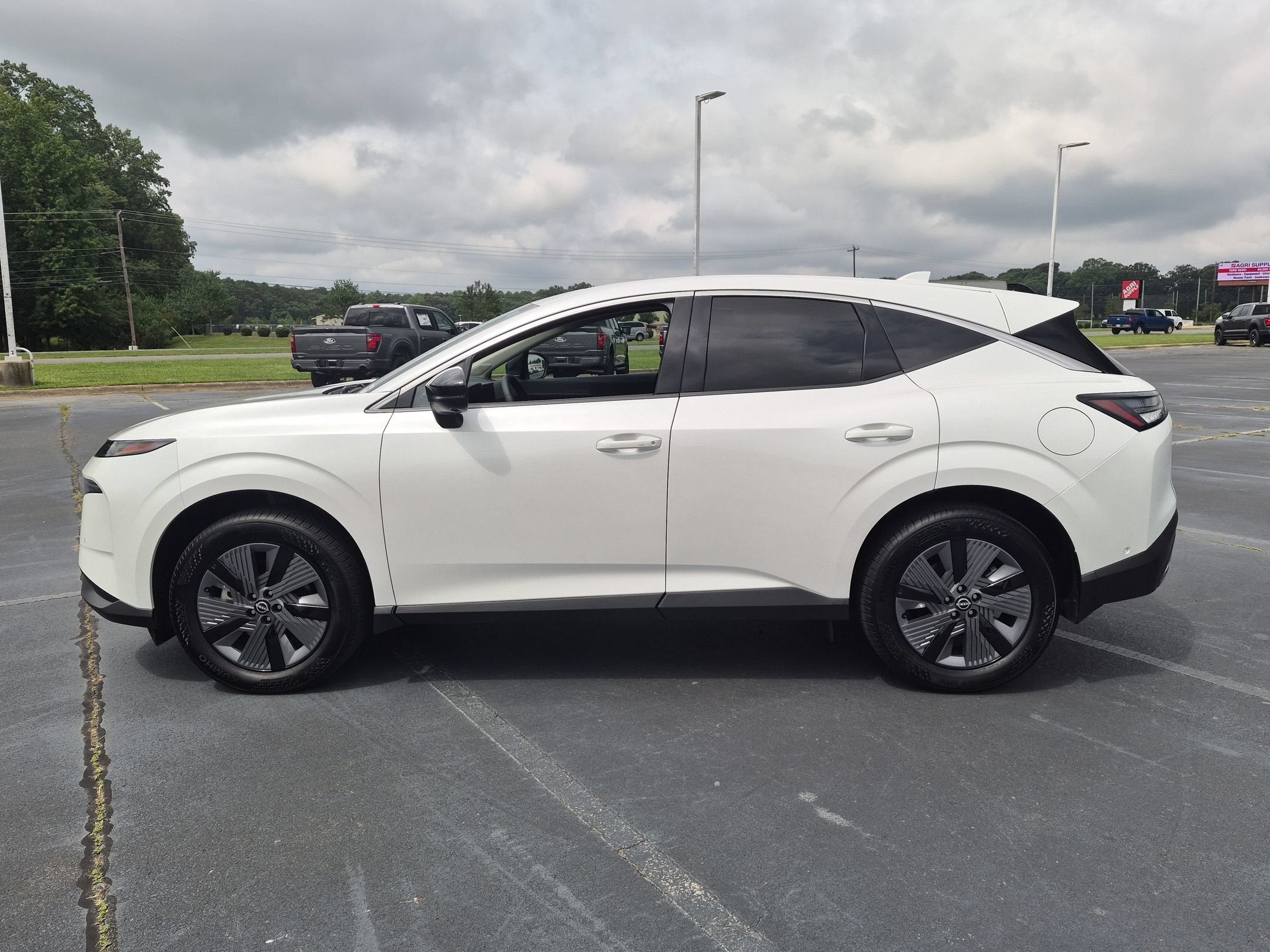 2025 Nissan Murano SL