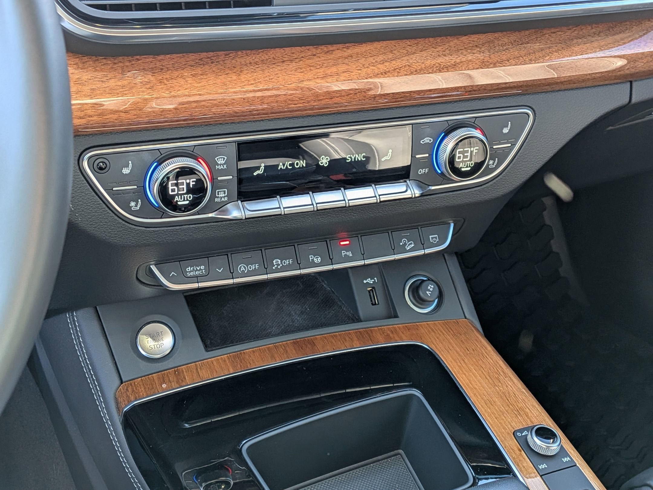 2023 Audi Q5 S line Prestige