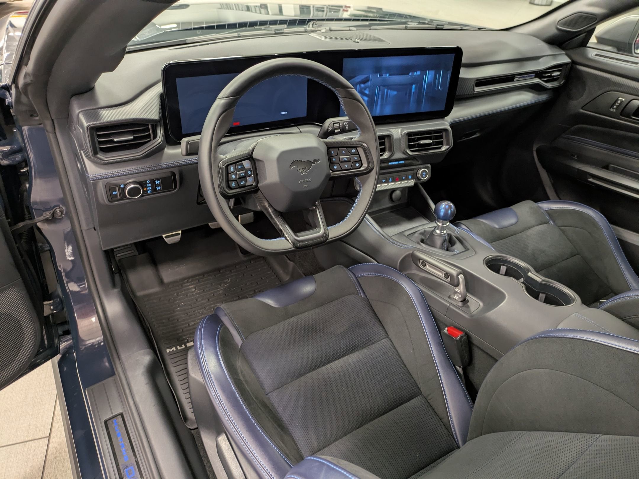 2025 Ford Mustang Dark Horse