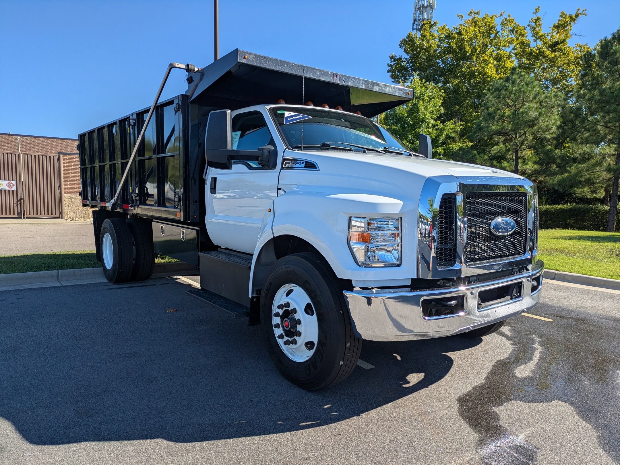 2023 Ford F-650SD Base