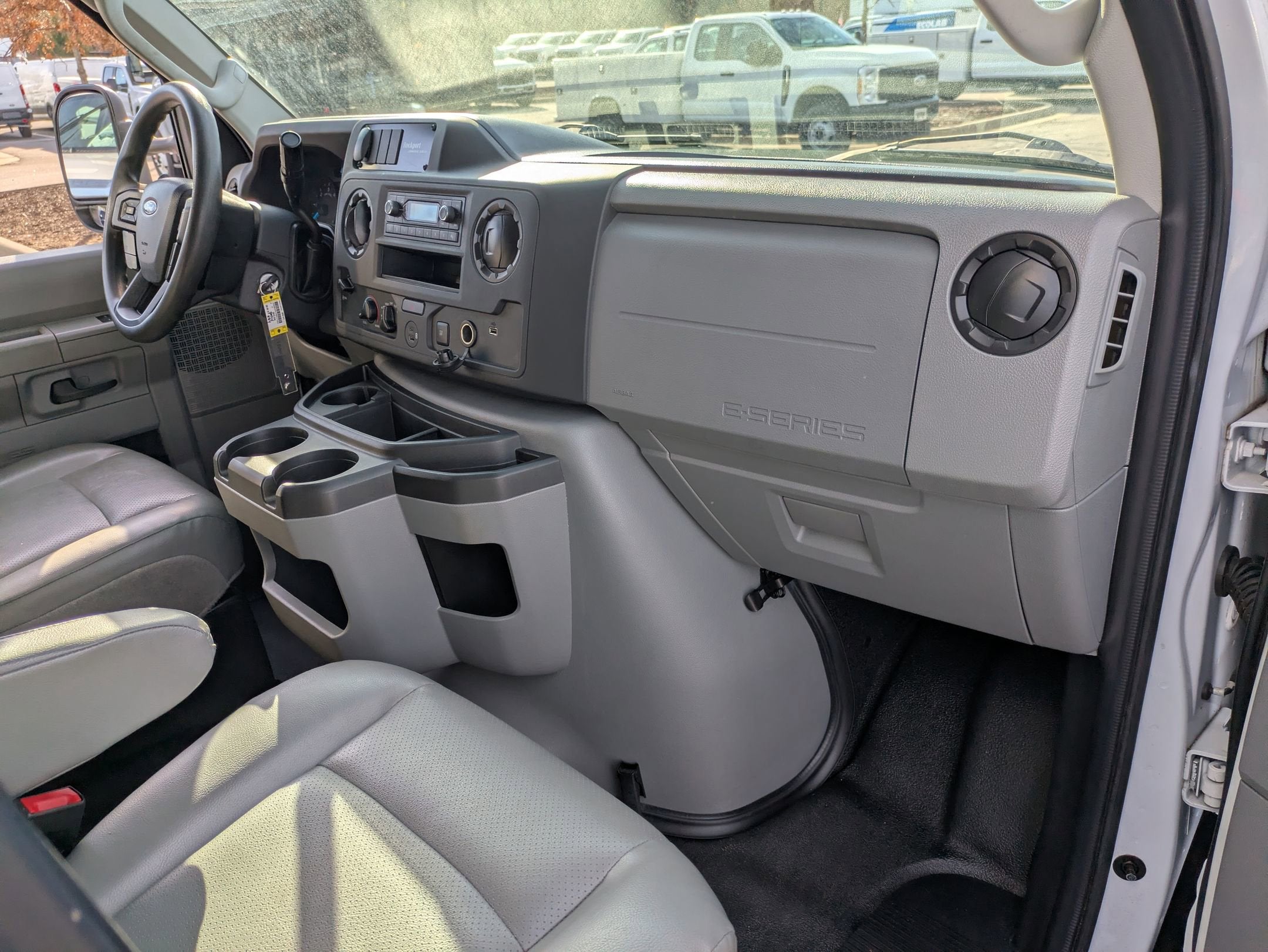 2021 Ford E-Series Cutaway Base