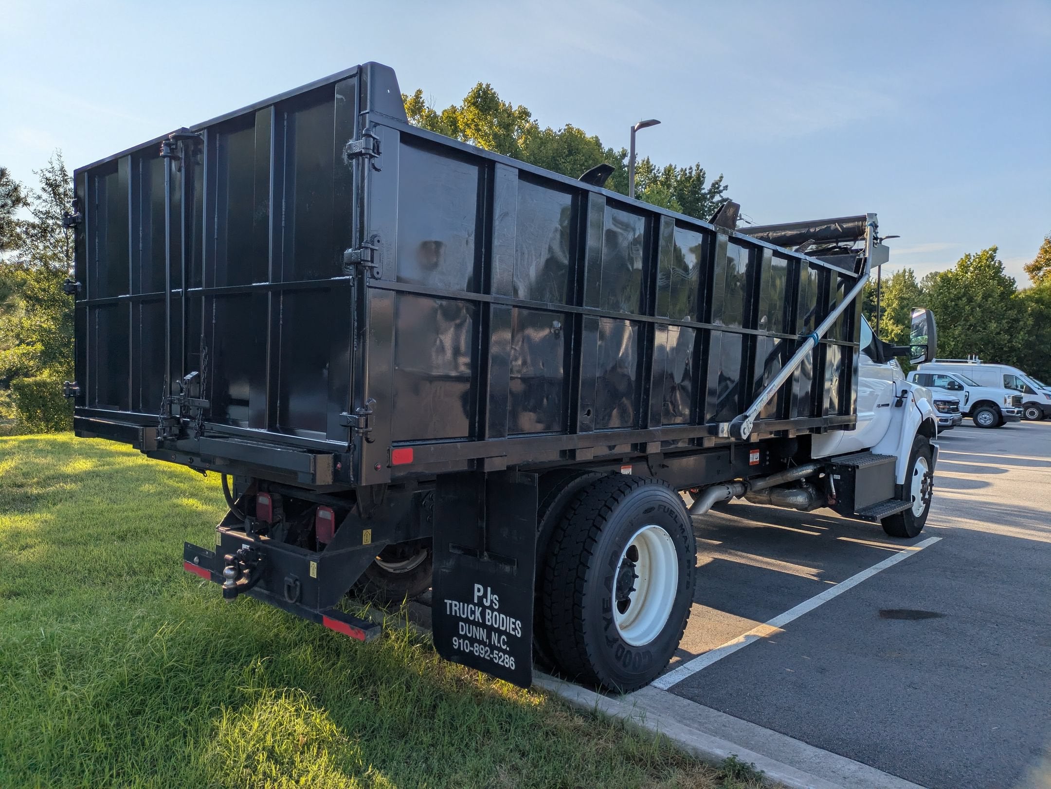 2022 Ford F-750SD Base