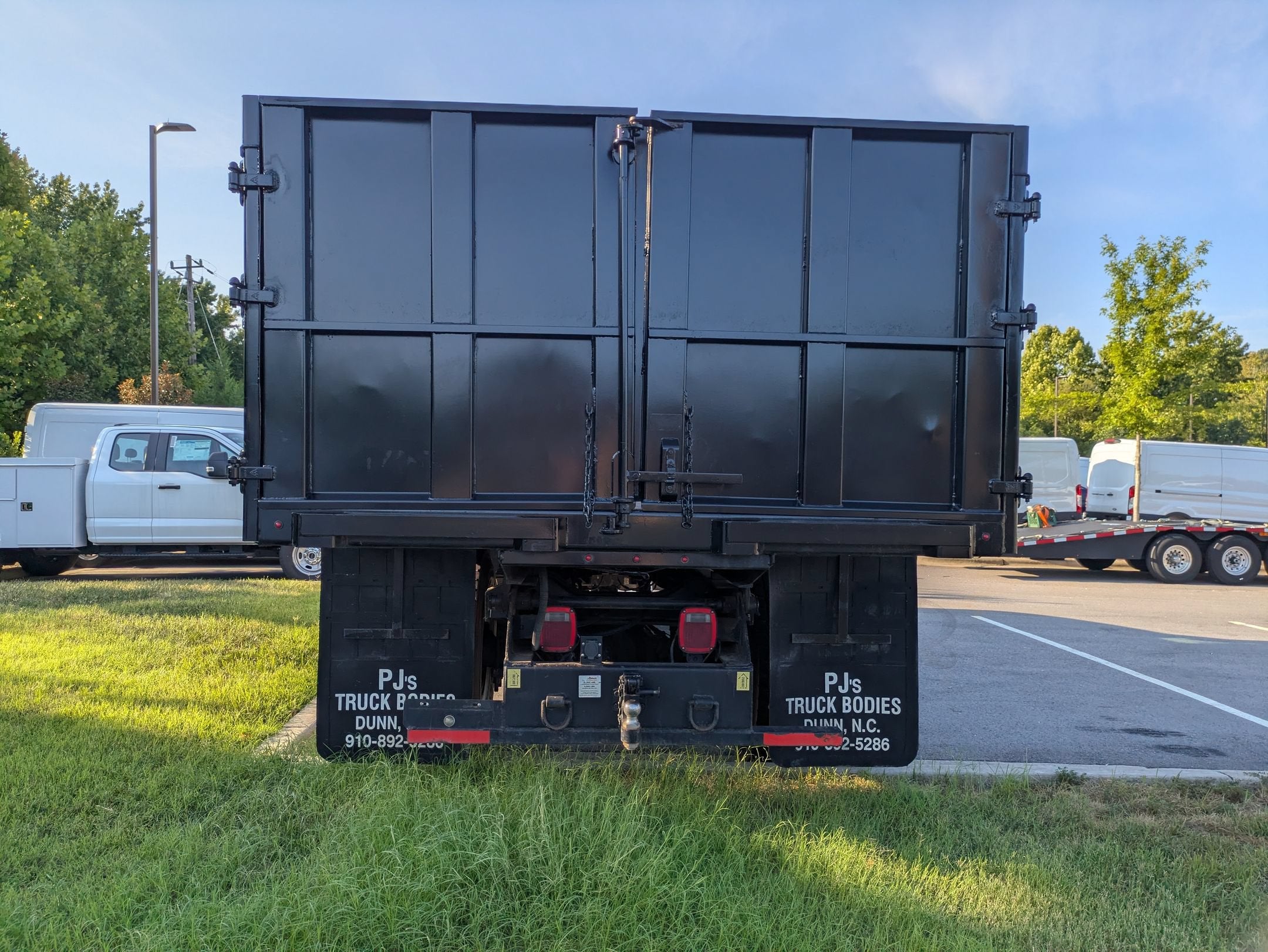 2022 Ford F-750SD Base