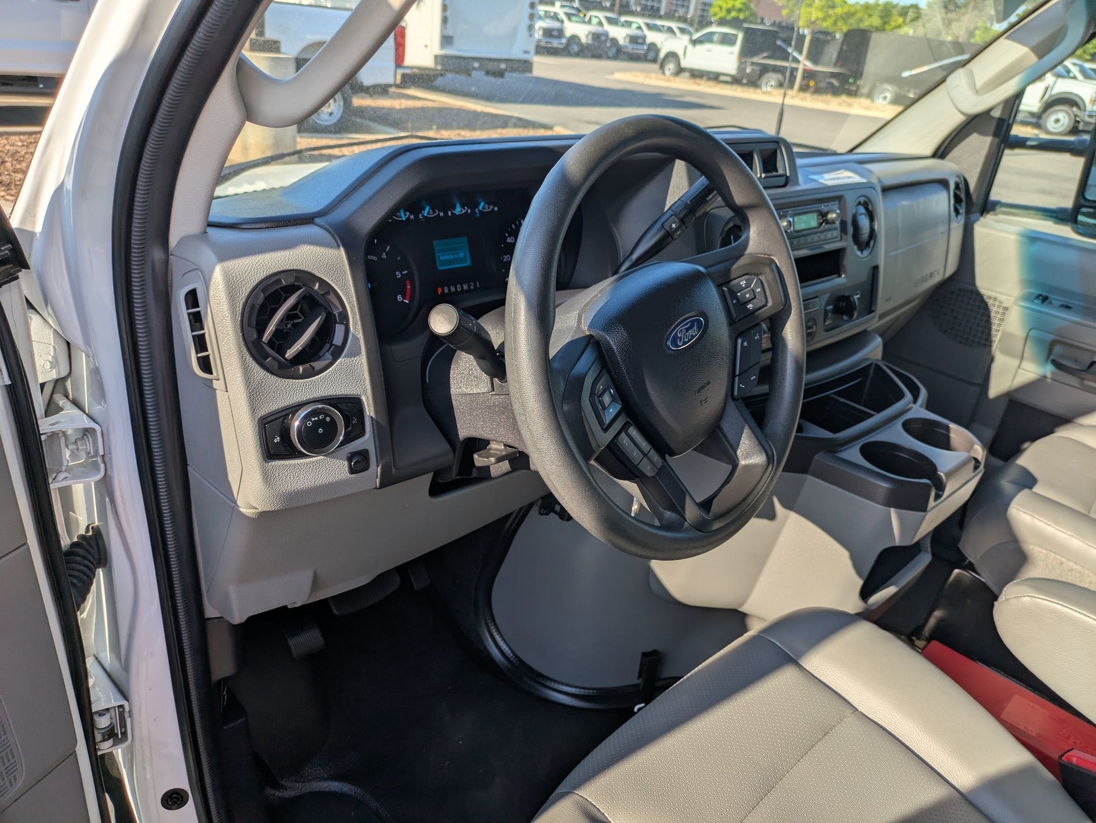 2024 Ford E-Series Cutaway Base