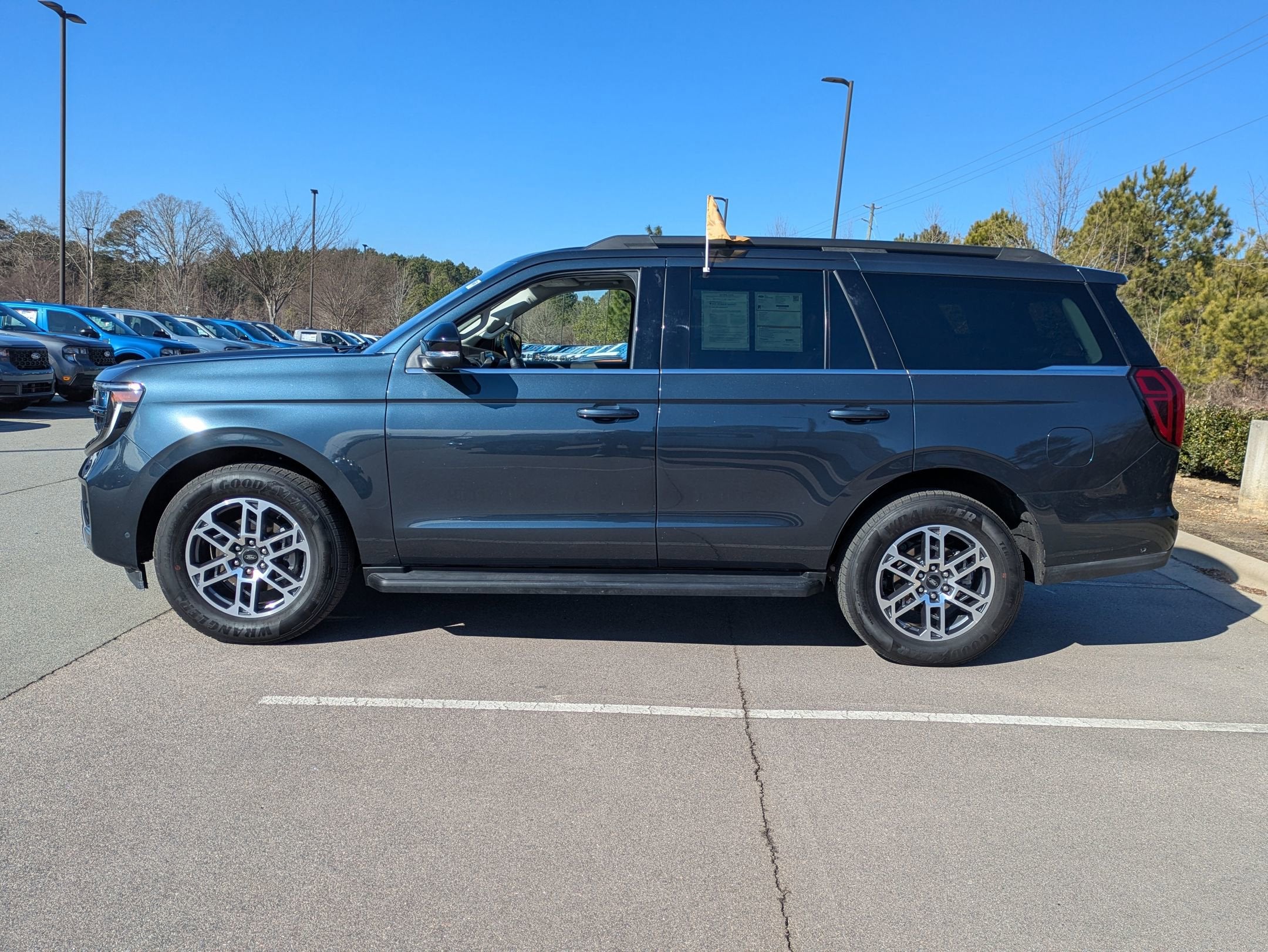 2025 Ford Expedition Active